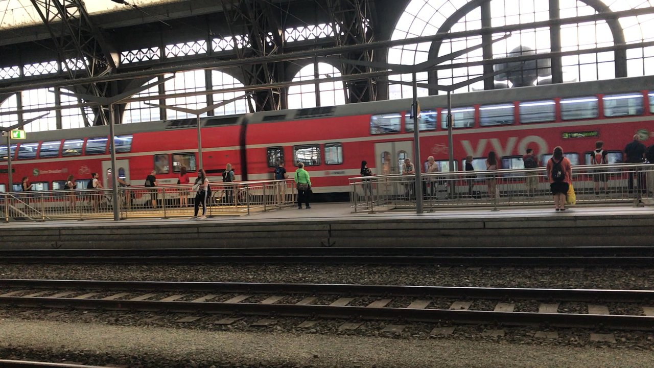 Dresden Hauptbahnhof - Train Stations Near Me - Dresden, SN