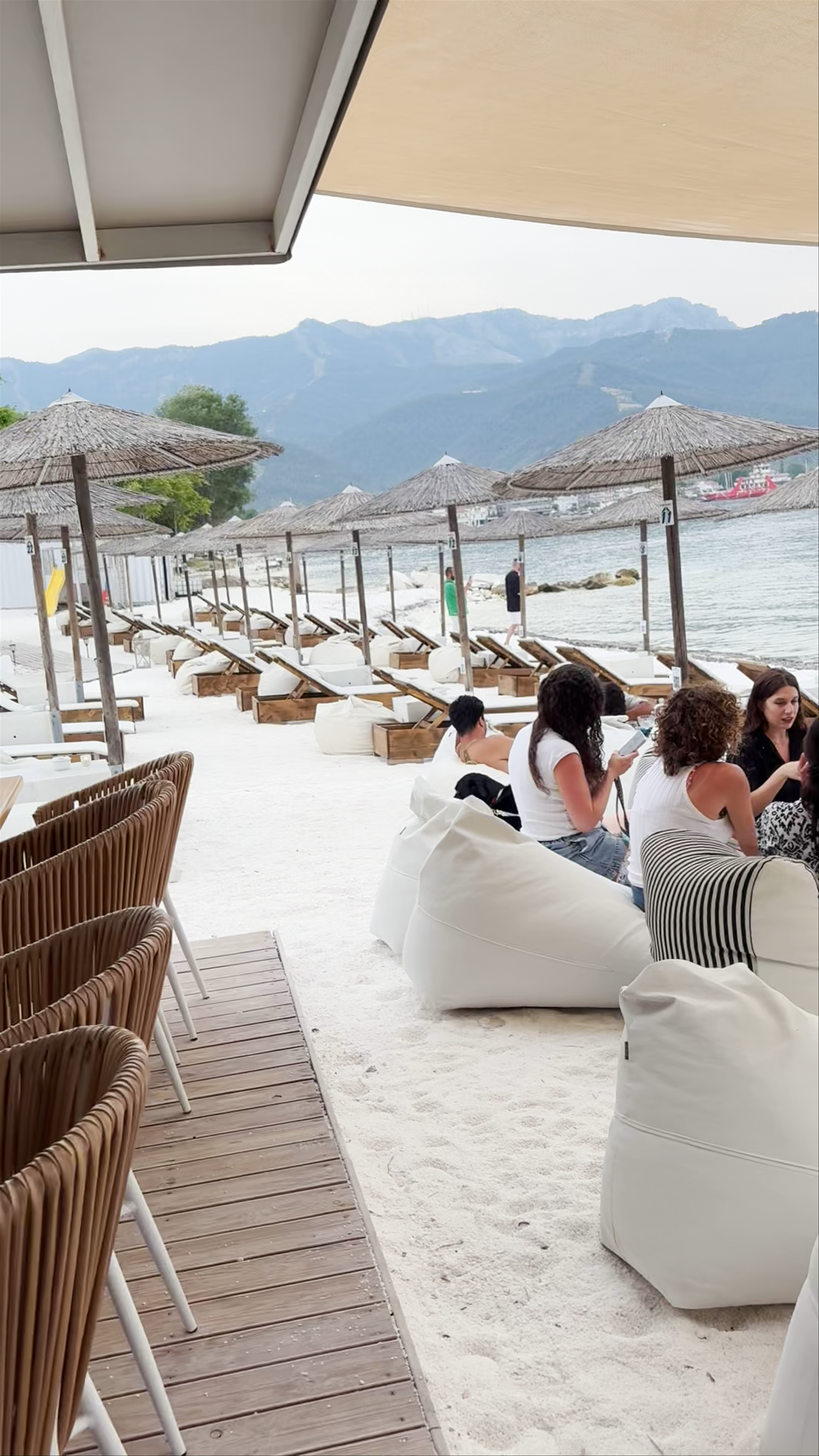 Karnagio Beach Bar