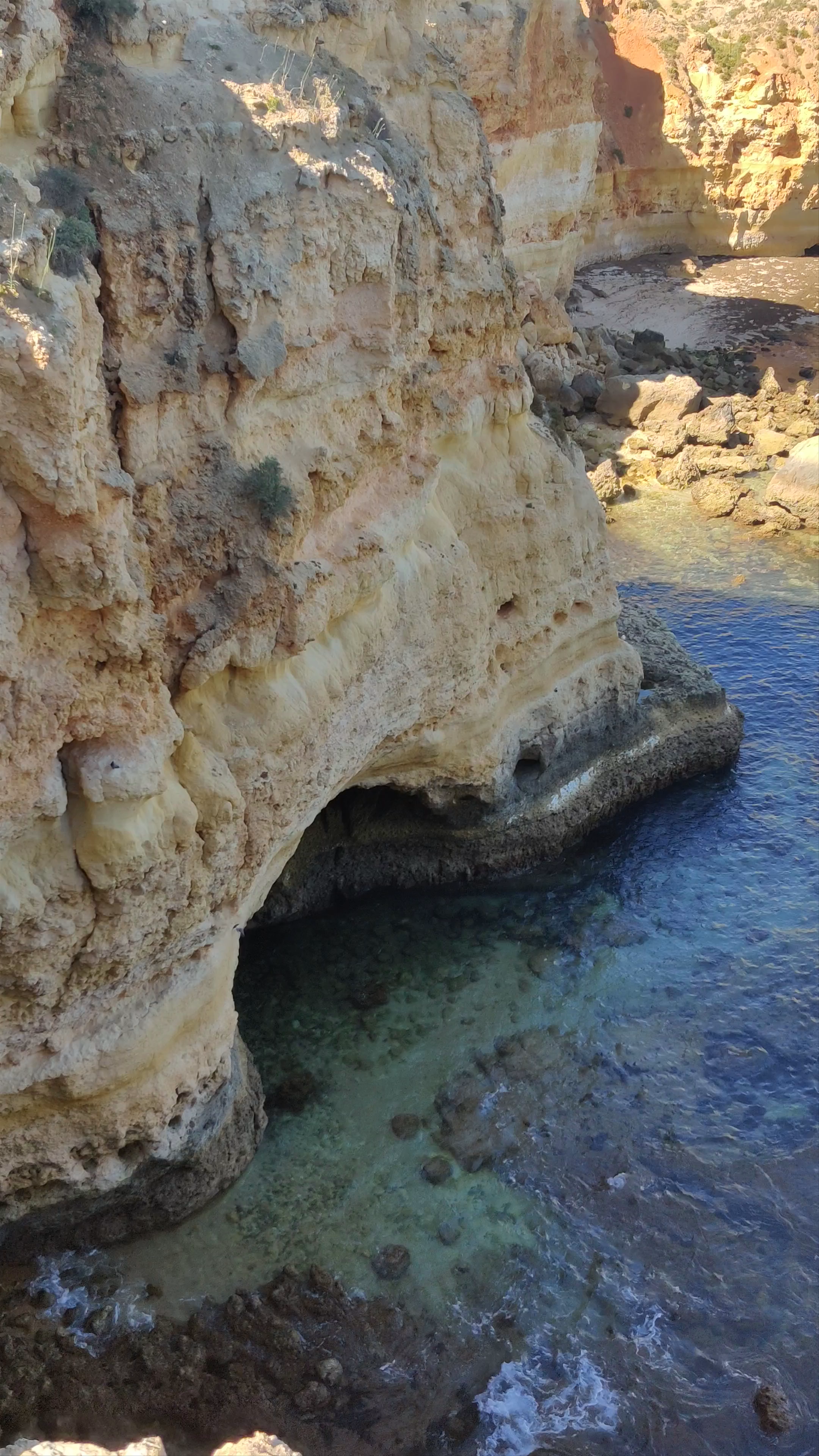 Arcos Naturais da Praia da Marinha: Algarve’s Stunning Coastal Cliffs