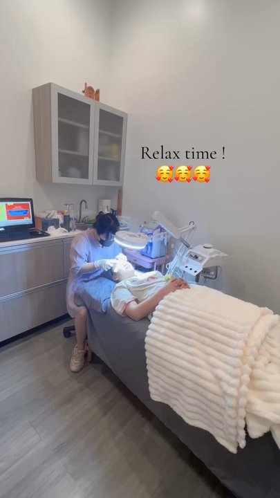 Jenn - Brows & Lashes - Facial extraction - Permanent Makeup Near Me