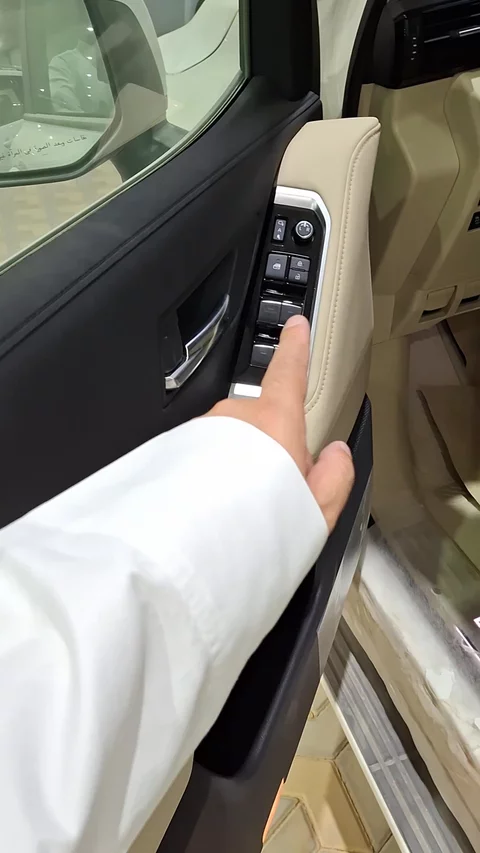 تويوتا لاندكروزر GXR4 2024