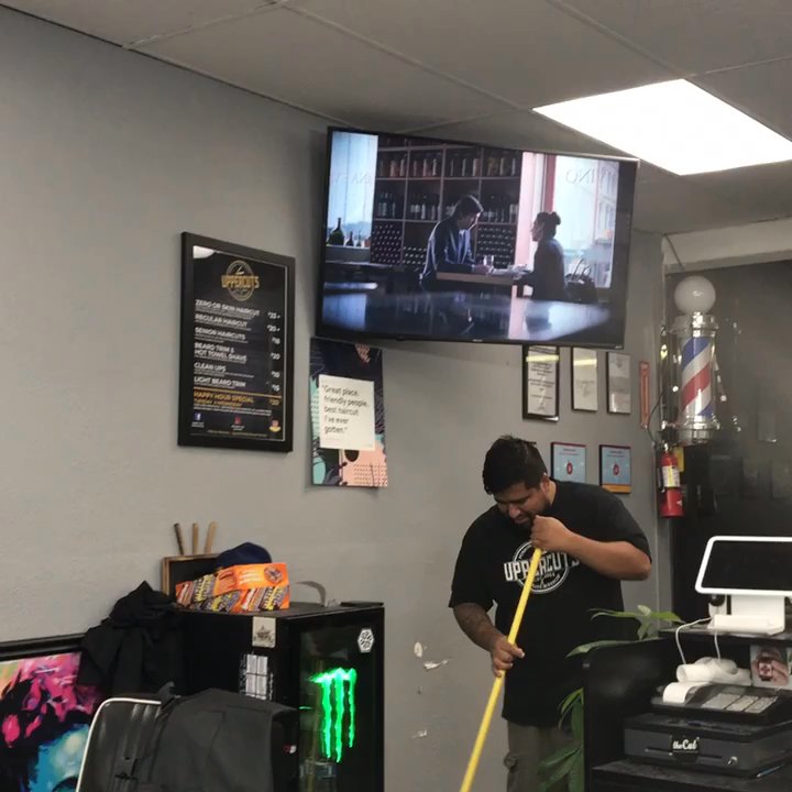 Uppercuts 909 - Very clean shop - Barbers Near Me - Pomona, California