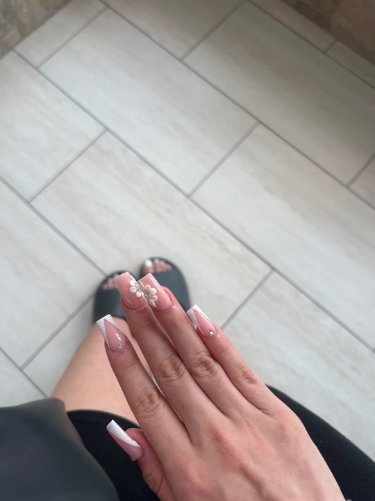 La Vina Nail & Spa - Nail Salons Near Me - Adelphi, Maryland