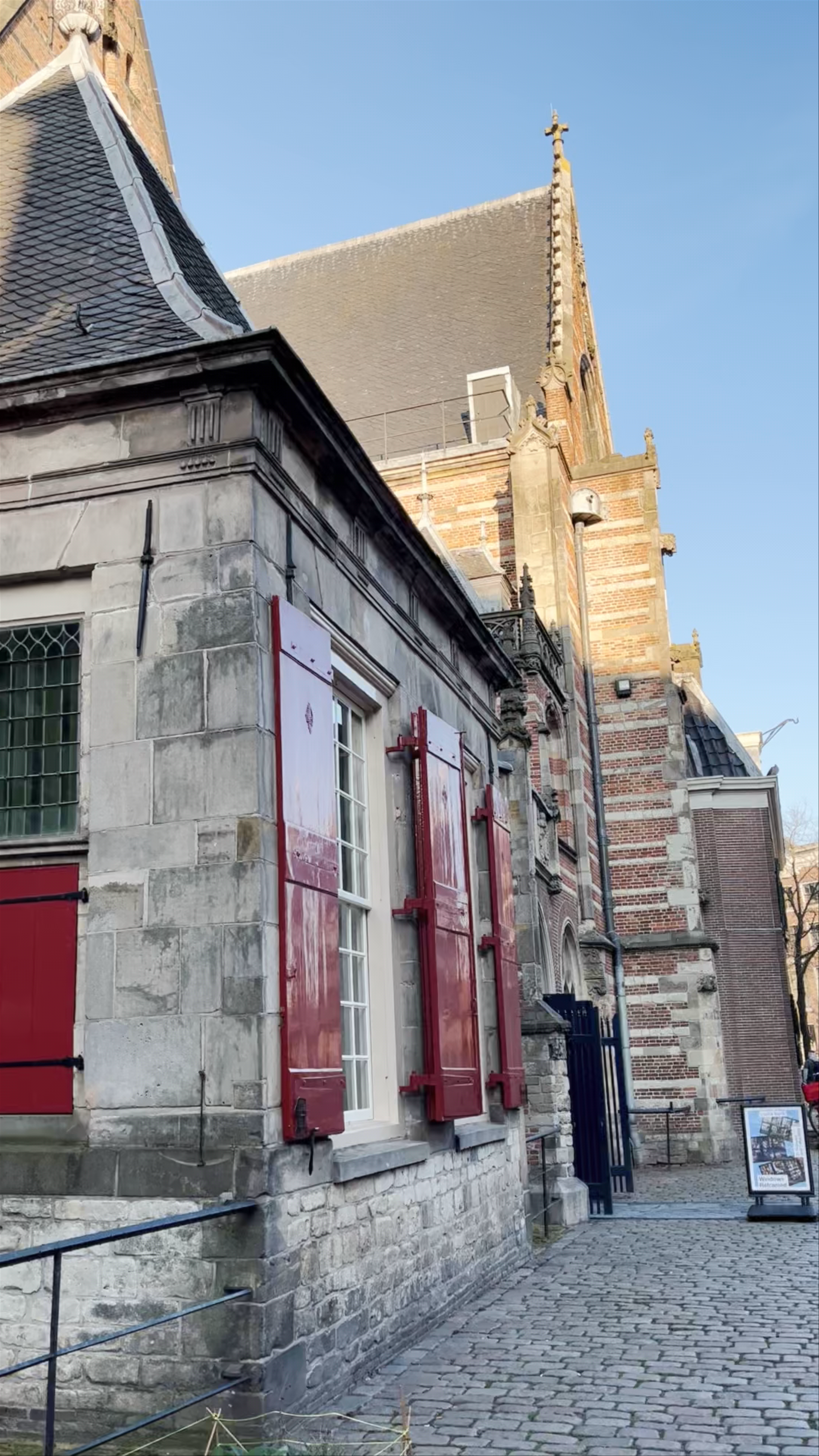 Oude Kerk: Historic Gothic Charm in Amsterdam