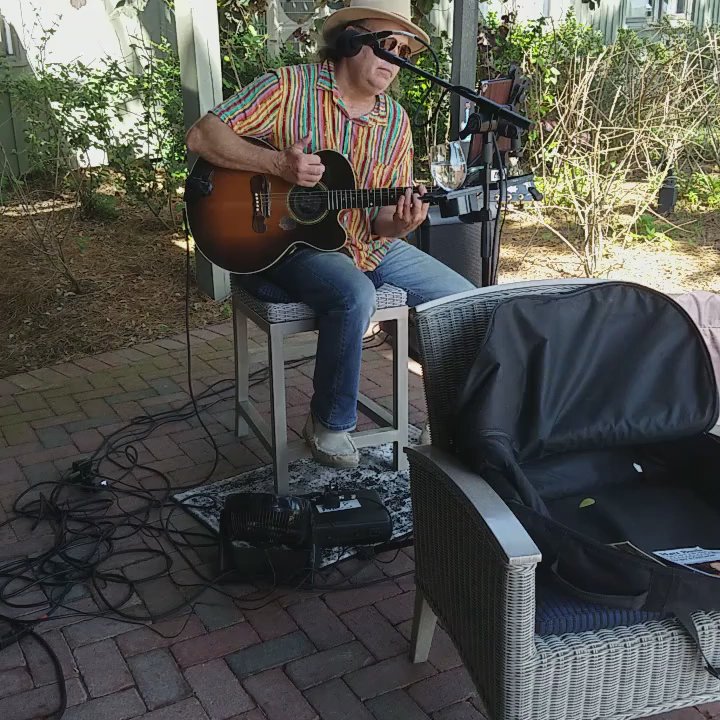 Bucky's Birdcage Lounge - Nice live music outdoors today! - Lounges Near Me - Point Clear, Alabama