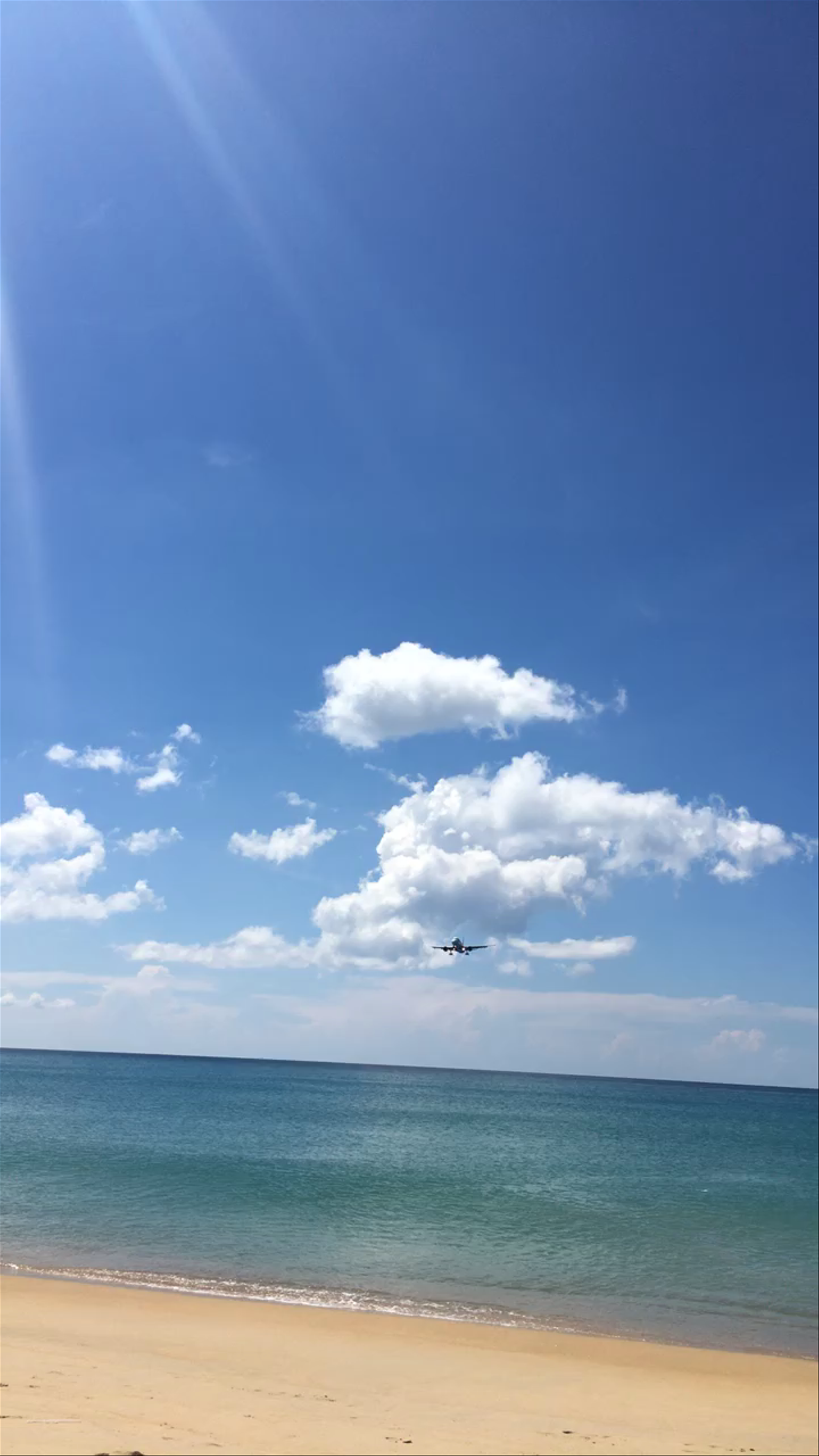 Mae Haad Beach: Tropical Beach Landing Spectacle in Ko Pha-ngan, Thailand