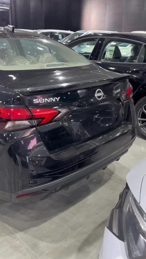 Nissan Sunny SL 2024