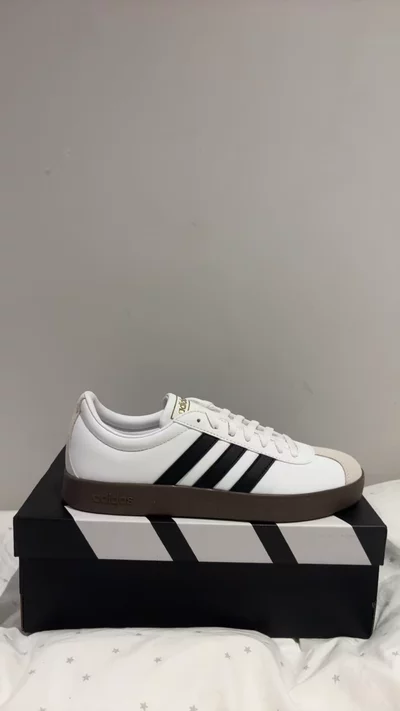 Adidas Sneakers