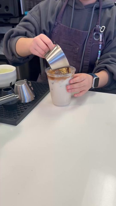 Leaflet Coffee House - Espresso pour - Coffee & Tea Near Me - Monterey Park, California