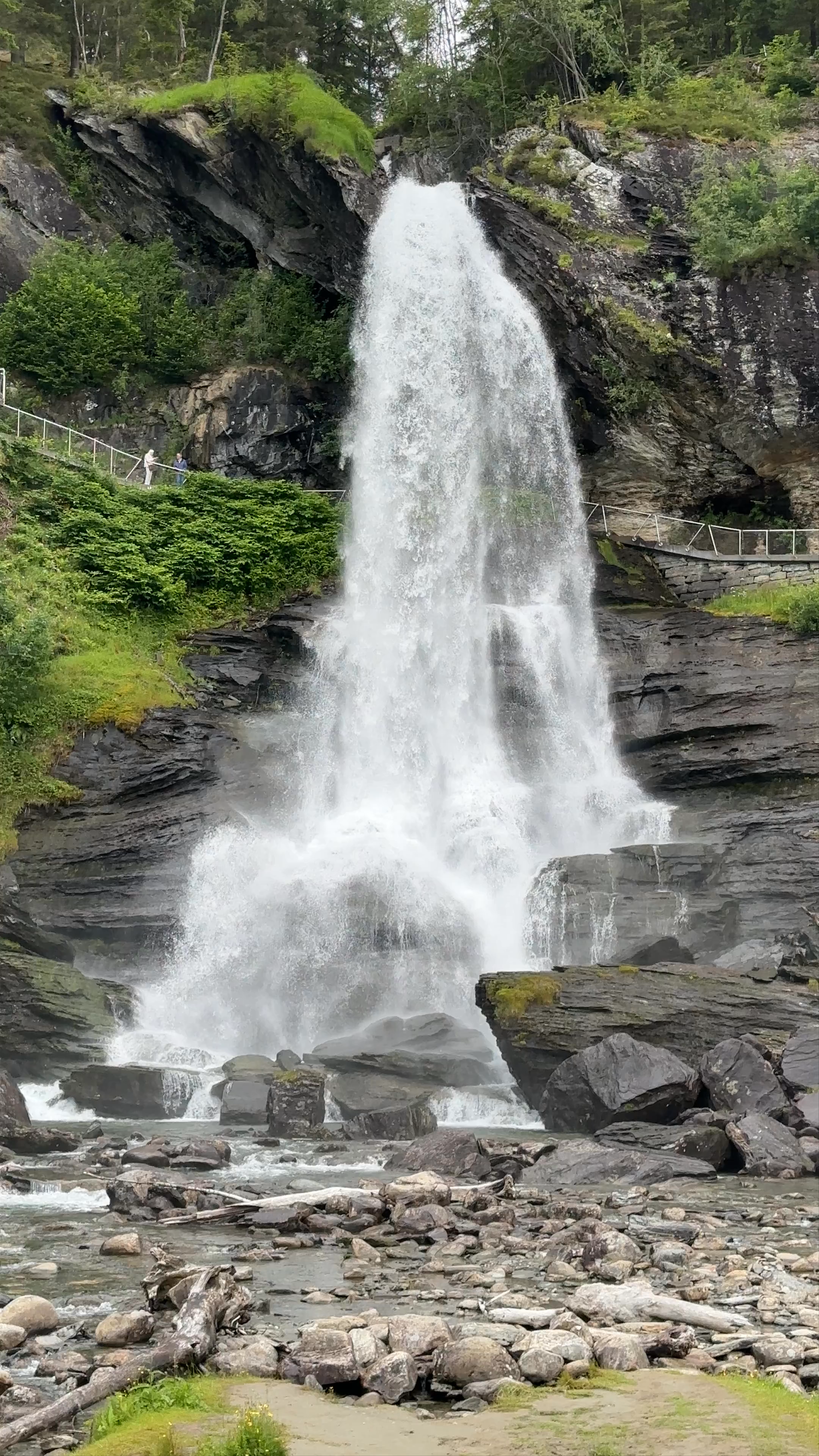 Steinsdalsfossen