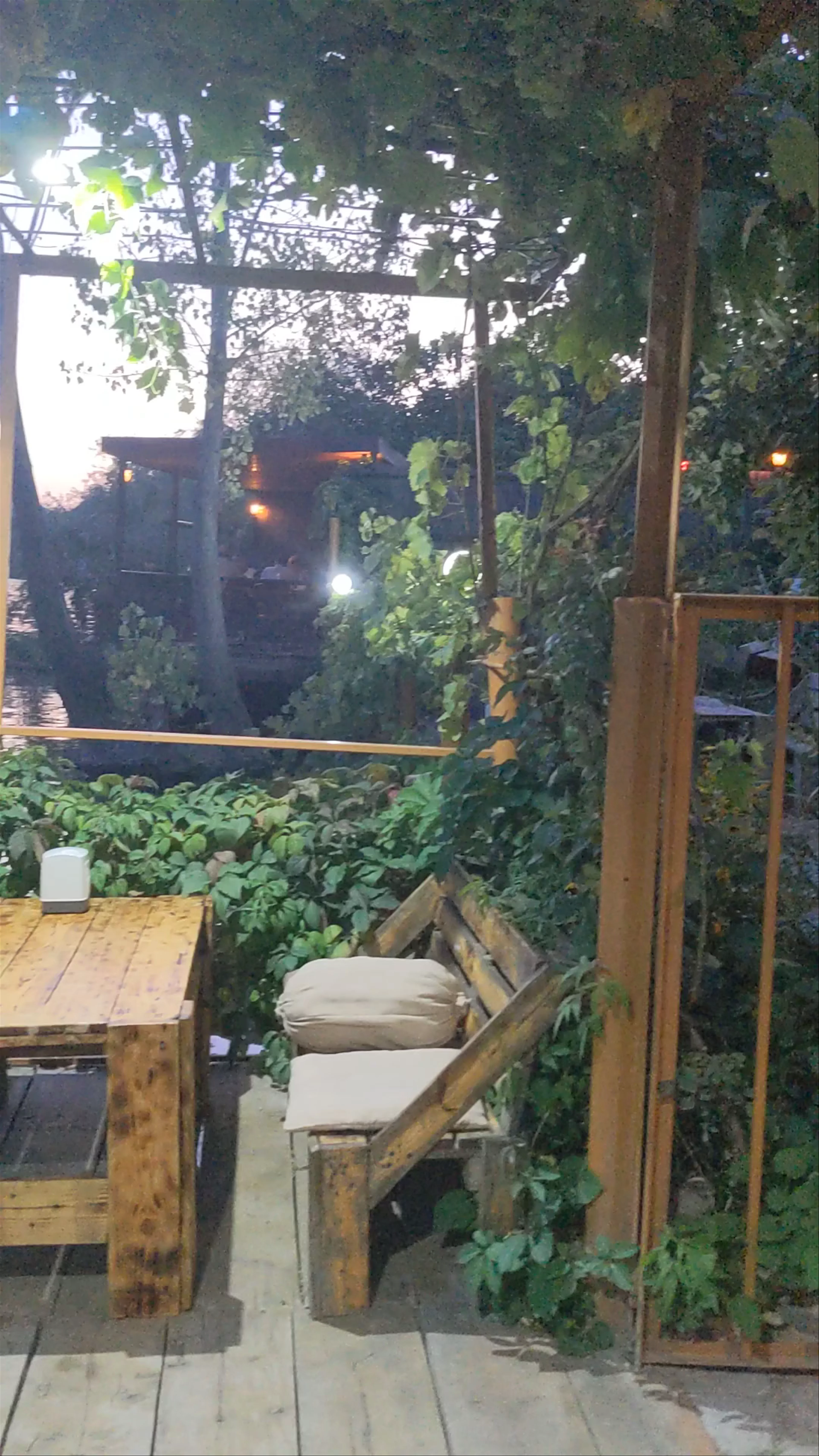 Cafe on the river Bagineti, Sanapiro Street, Mtskheta