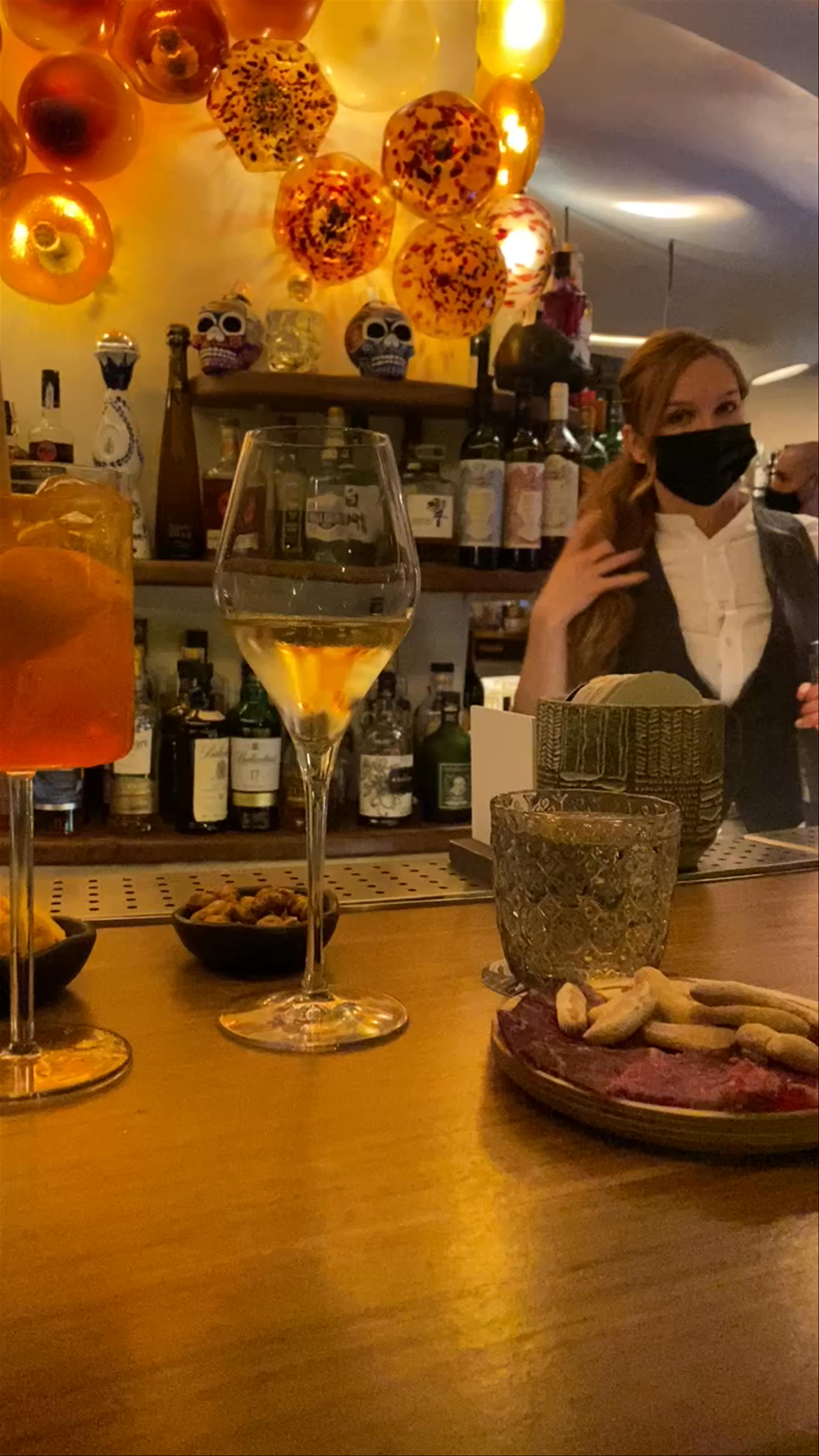 Evening Aperitivo Vibes at Aarde Bar in Madrid