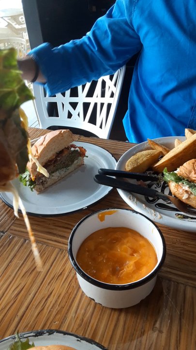 Mr. Brown - Dipping our burgers like... - Fast Food Near Me - Monterrey, NLE