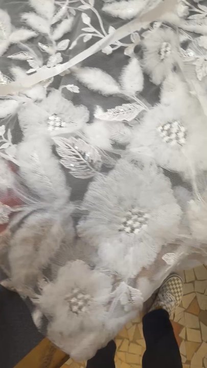 Tissus Reine - I wanted to buy wedding dress fabrics and I stumbled upon this gem!!! Amazing detail and clearly great quality! - Knitting Supplies Near Me - Paris, 75