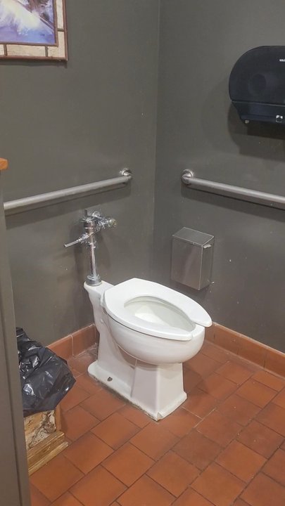 'Dack Shack - 1 toilet w 2 sinks hmmm - Burgers Near Me - Lake Placid, New York