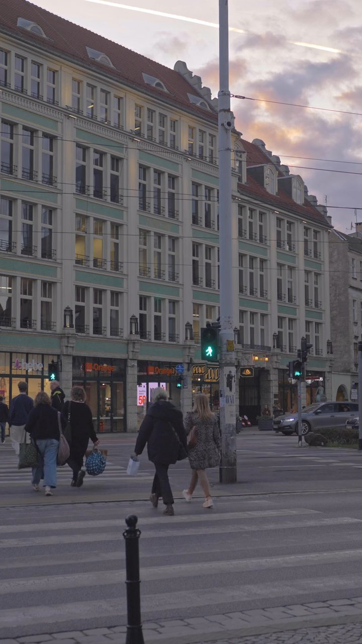 one day 🥹
📍 Prague
🎥 SHOX ART · Pexels
#travel #europe #eurotrip #wanderlust #vacation