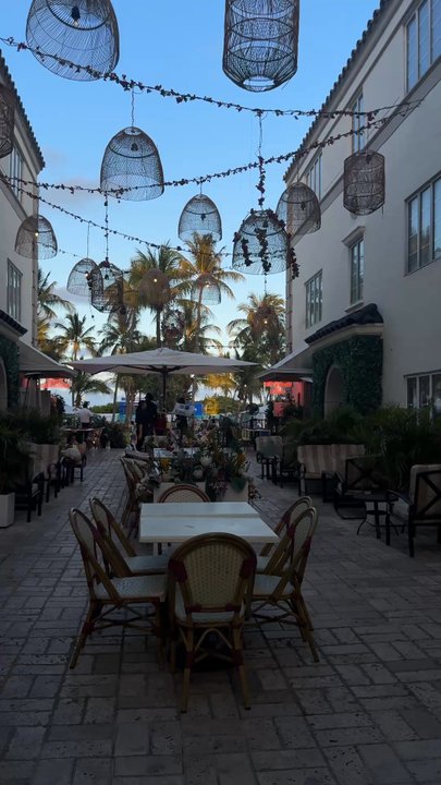 Hotel Ocean - Live salsa band in evening - Hotels Near Me - Miami Beach, Florida