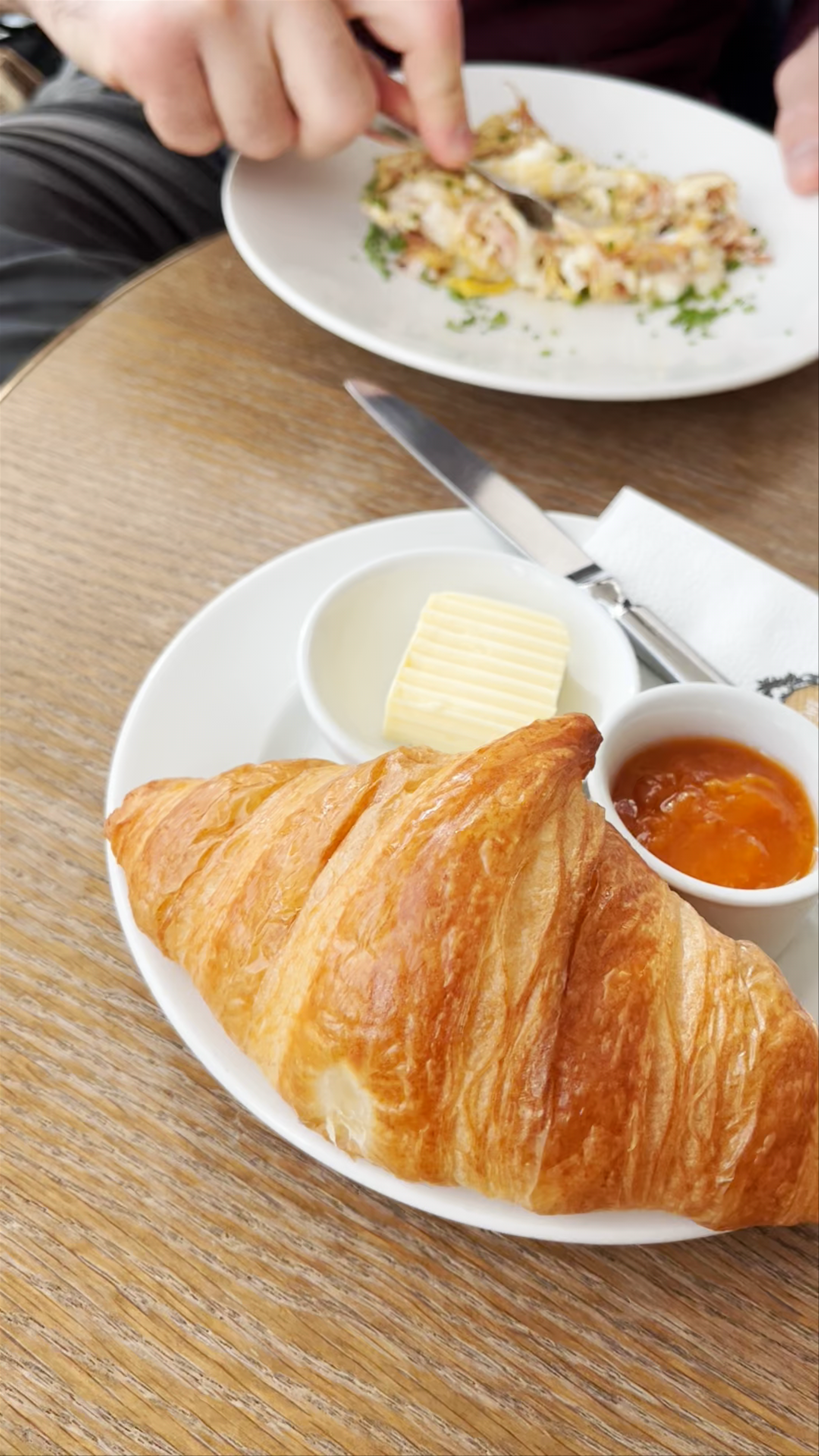 Cozy Café Bazar Breakfast Vibes in Salzburg