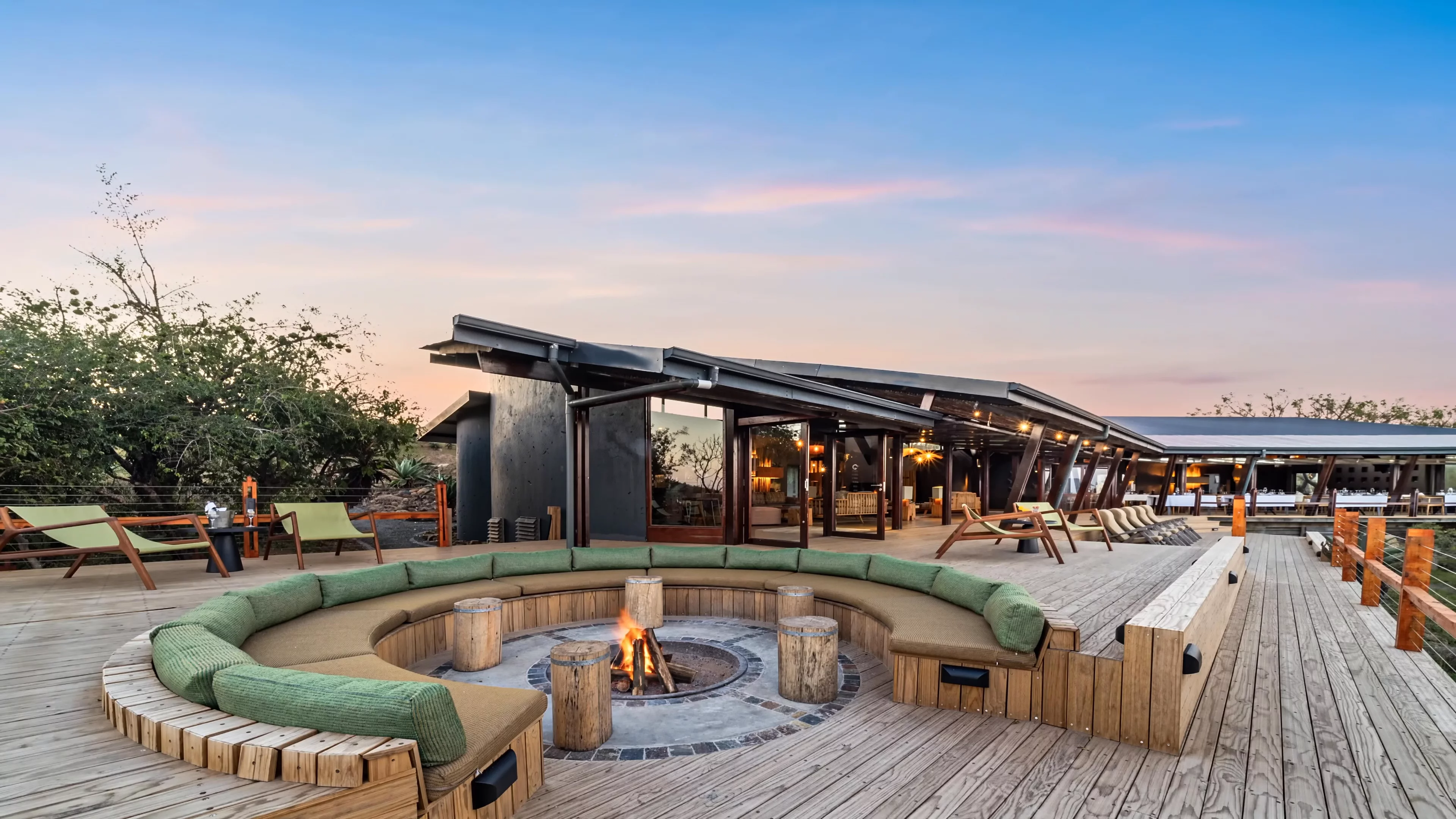 Rhino Ridge Safari Lodge