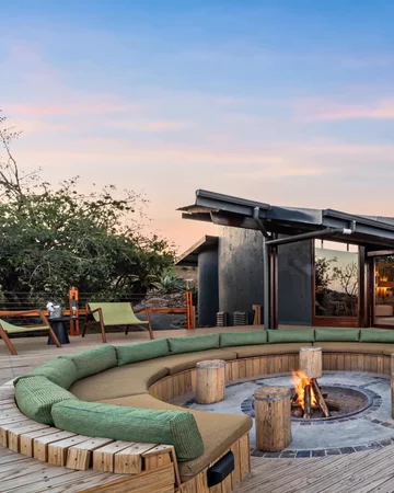 Rhino Ridge Safari Lodge
