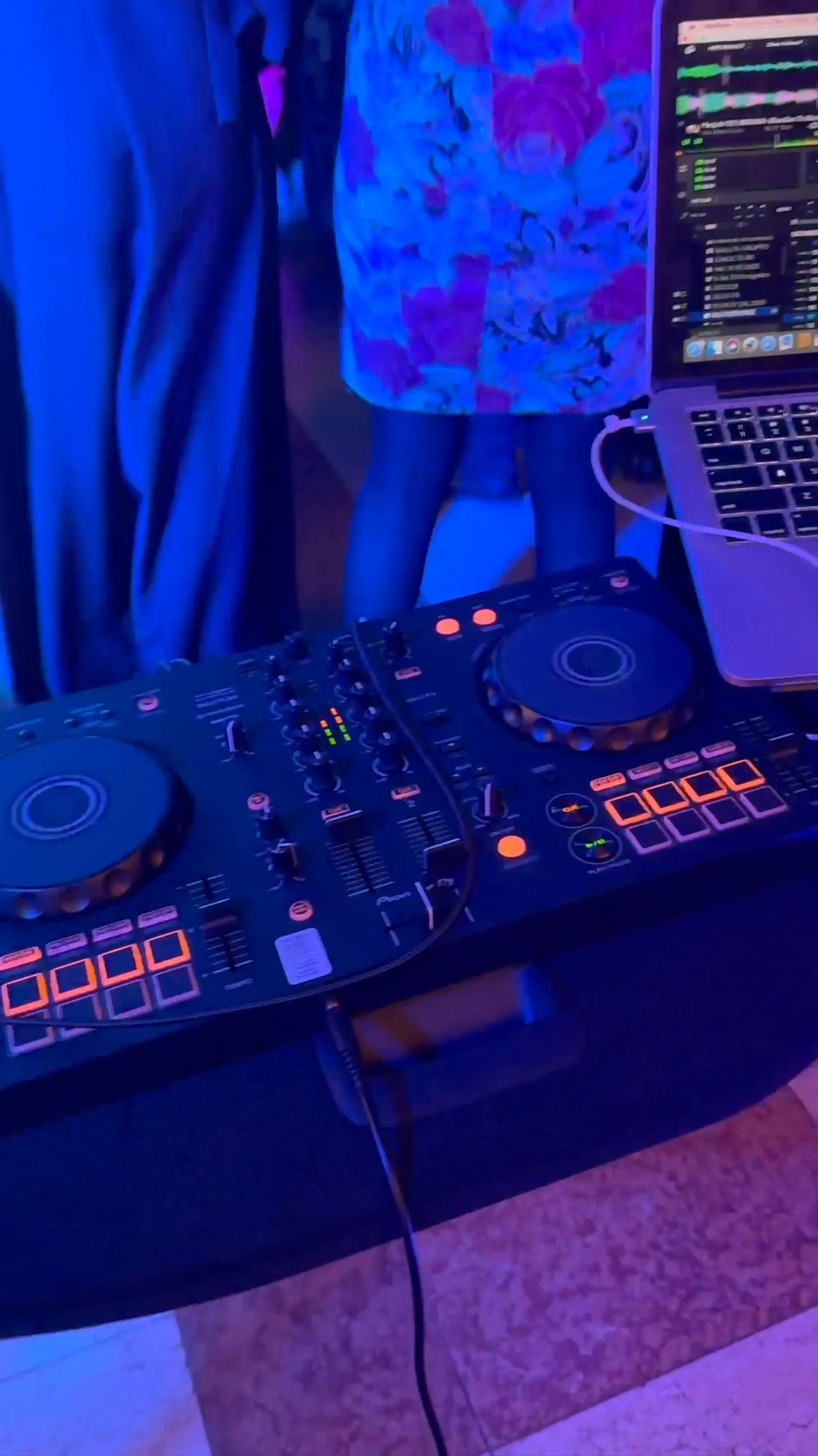 Dusk Roamers - DJ Set 2025 - video 5