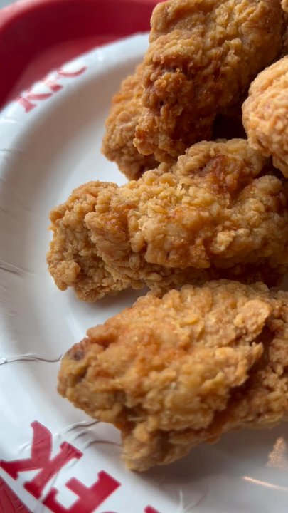 KFC - Chicken Shop Near Me - Montreal, Quebec