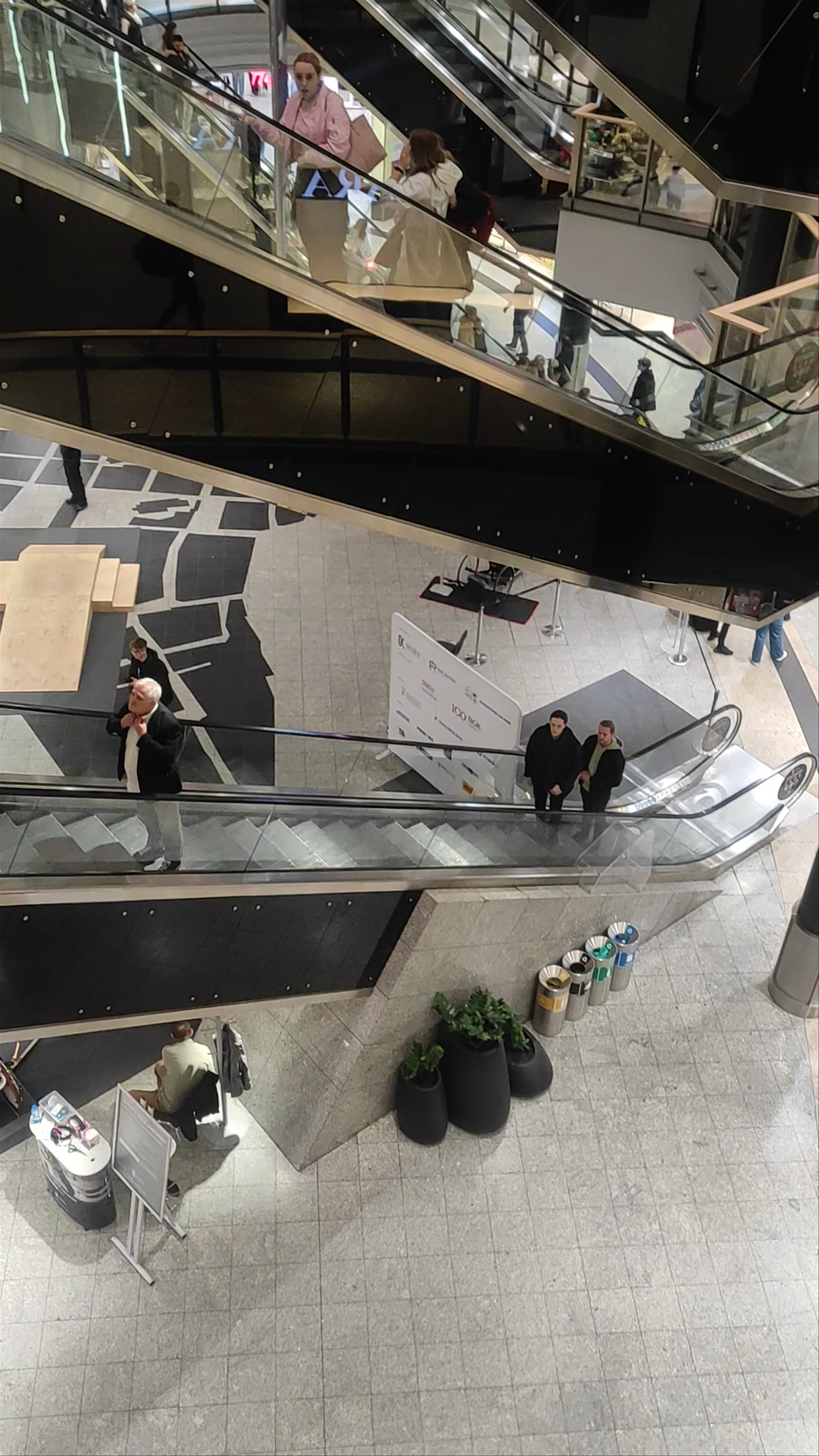 Galeria Krakowska: Dynamic Shopping Hub in Kraków, Poland