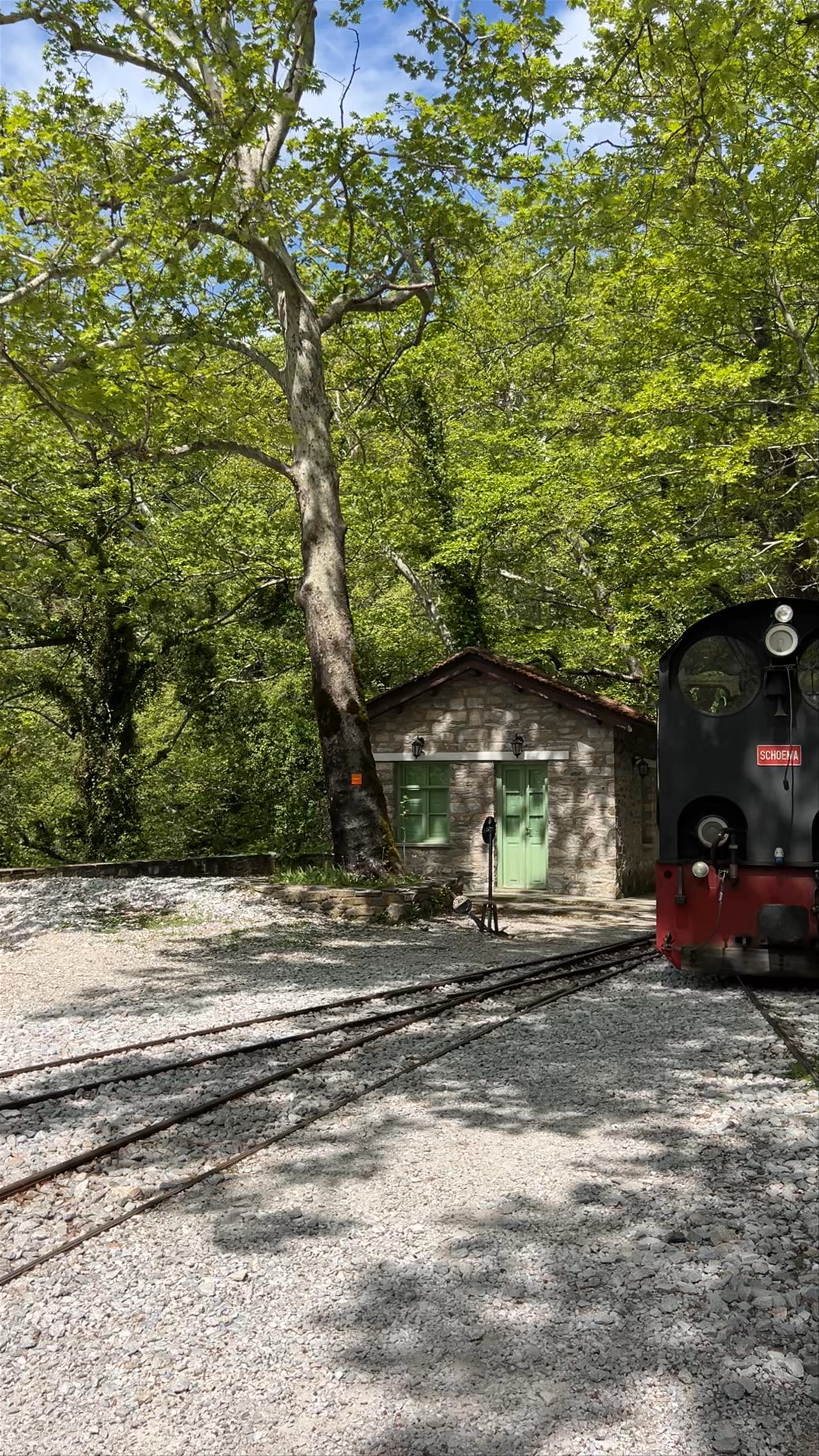 The Train of Pilio (Ano Lekhonia - Milies)