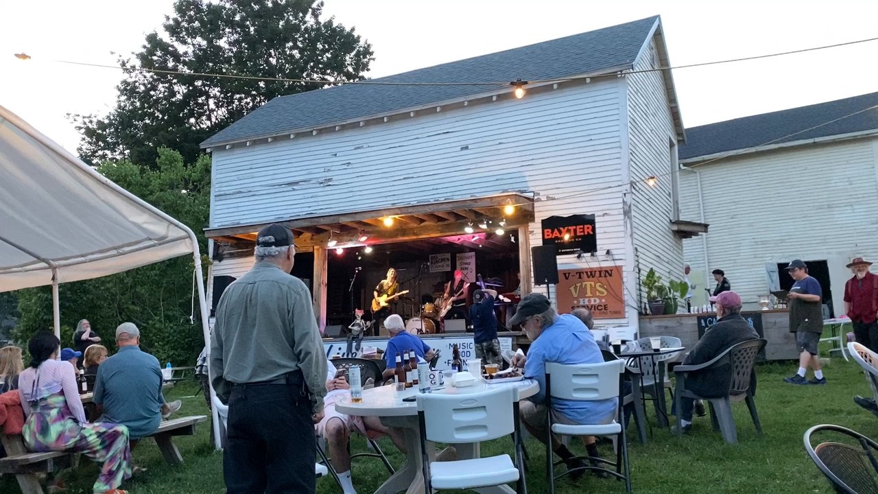 Lenny's - Gastropubs Near Me - Westbrook, Maine