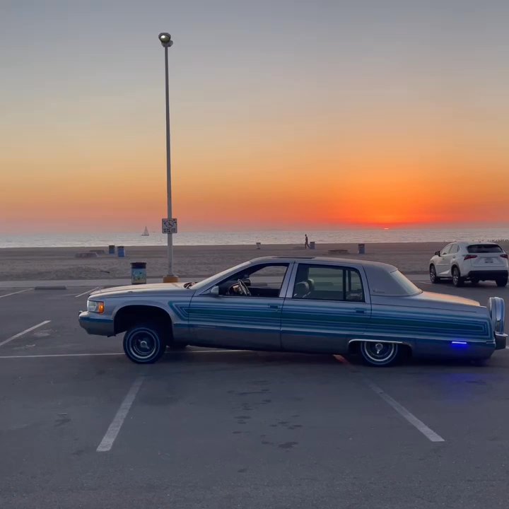 Crenshaw  Queen - Town Car Service Near Me - Los Angeles, California