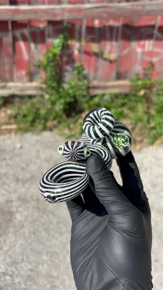 Preview pic of Niko Cray dry pipe