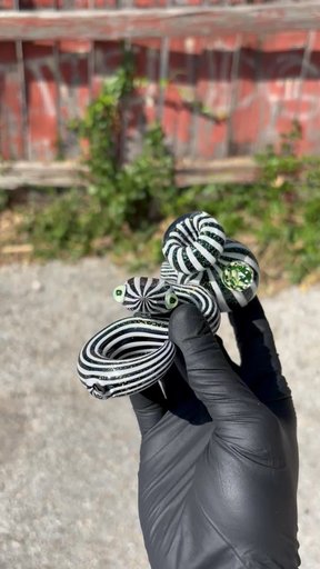 Preview pic of Niko Cray dry pipe