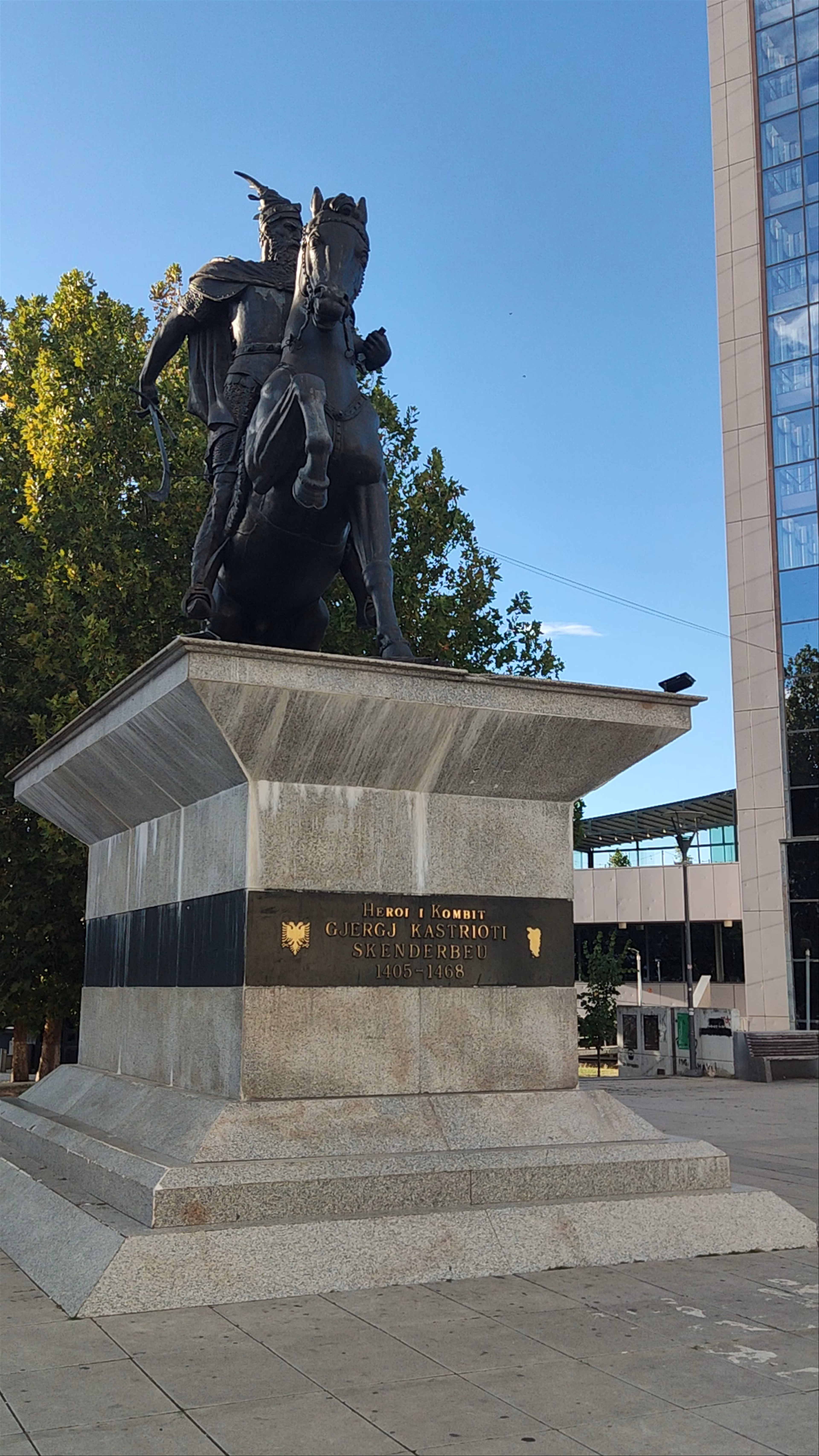 Sheshi Skënderbeu: Heart of Pristina’s Urban Life