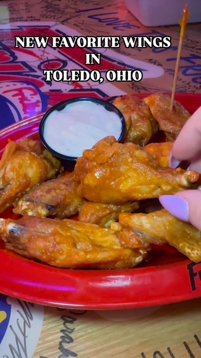Fricker's - 19 piece hot - Chicken Wings Near Me - PERRYSBURG, Ohio