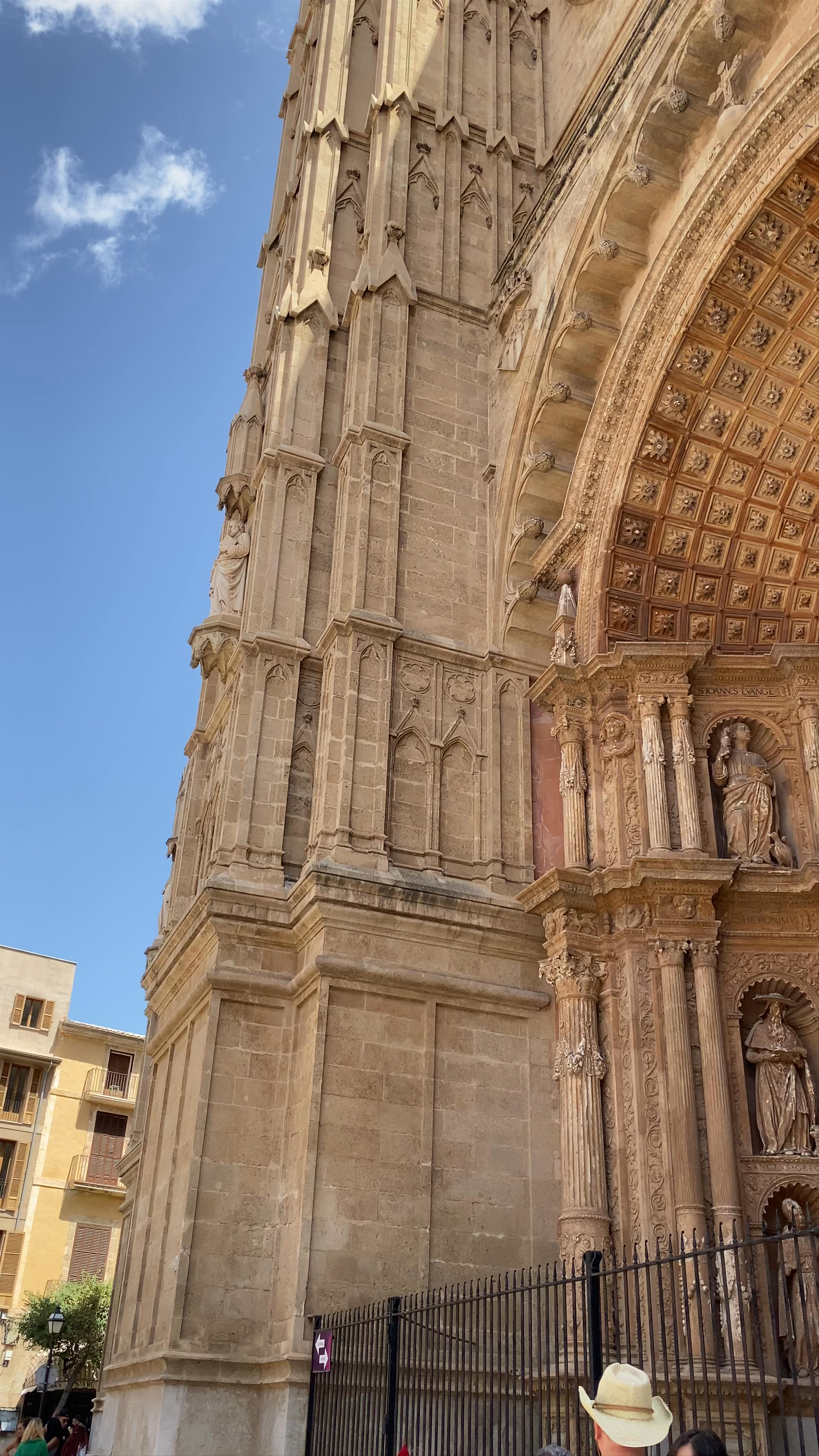 Catedral-Basílica de Santa María de Mallorca: Gothic Grandeur in Palma