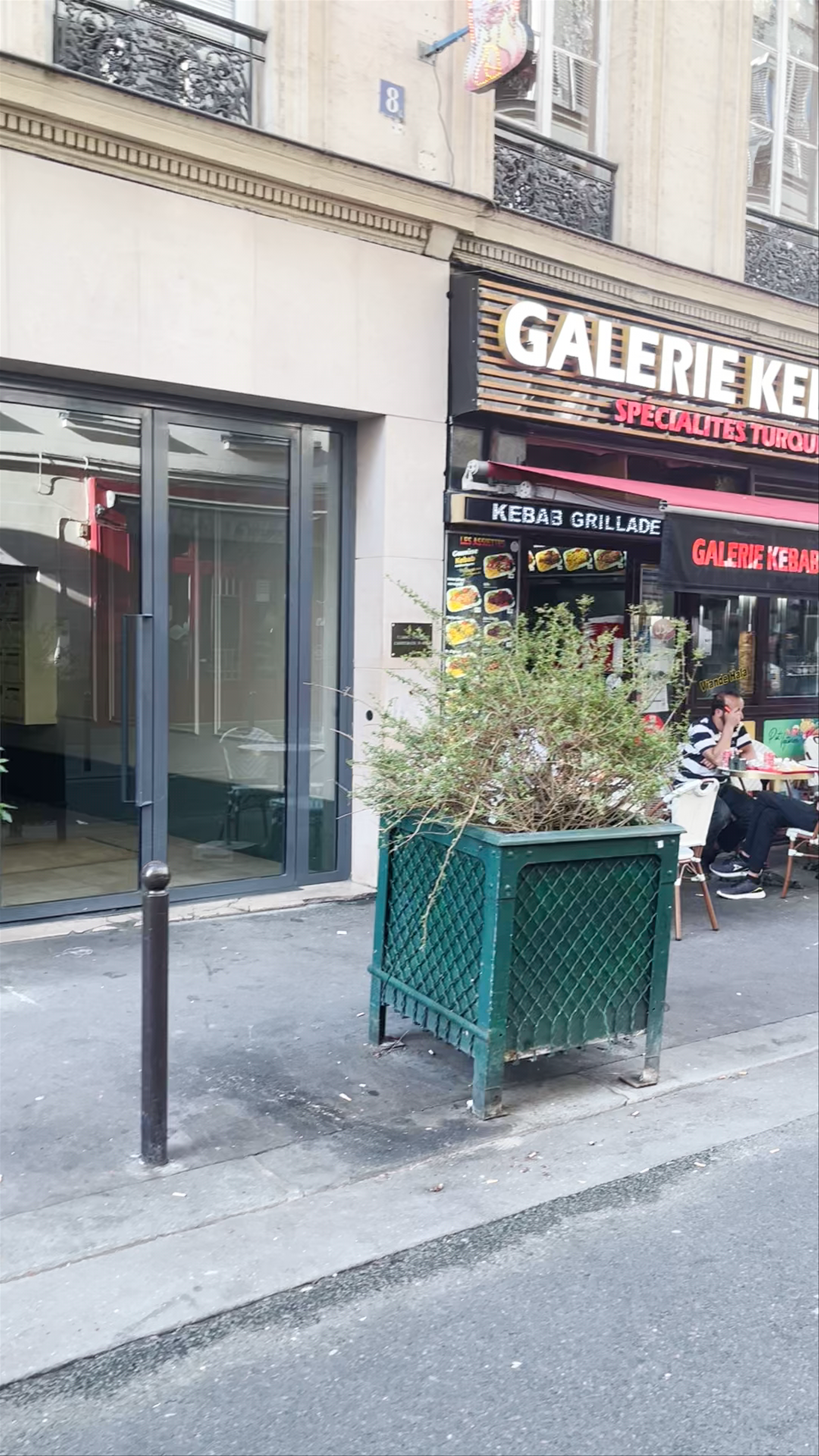 Galerie Kebab: A Cozy Culinary Stop in Paris' Rue Joubert