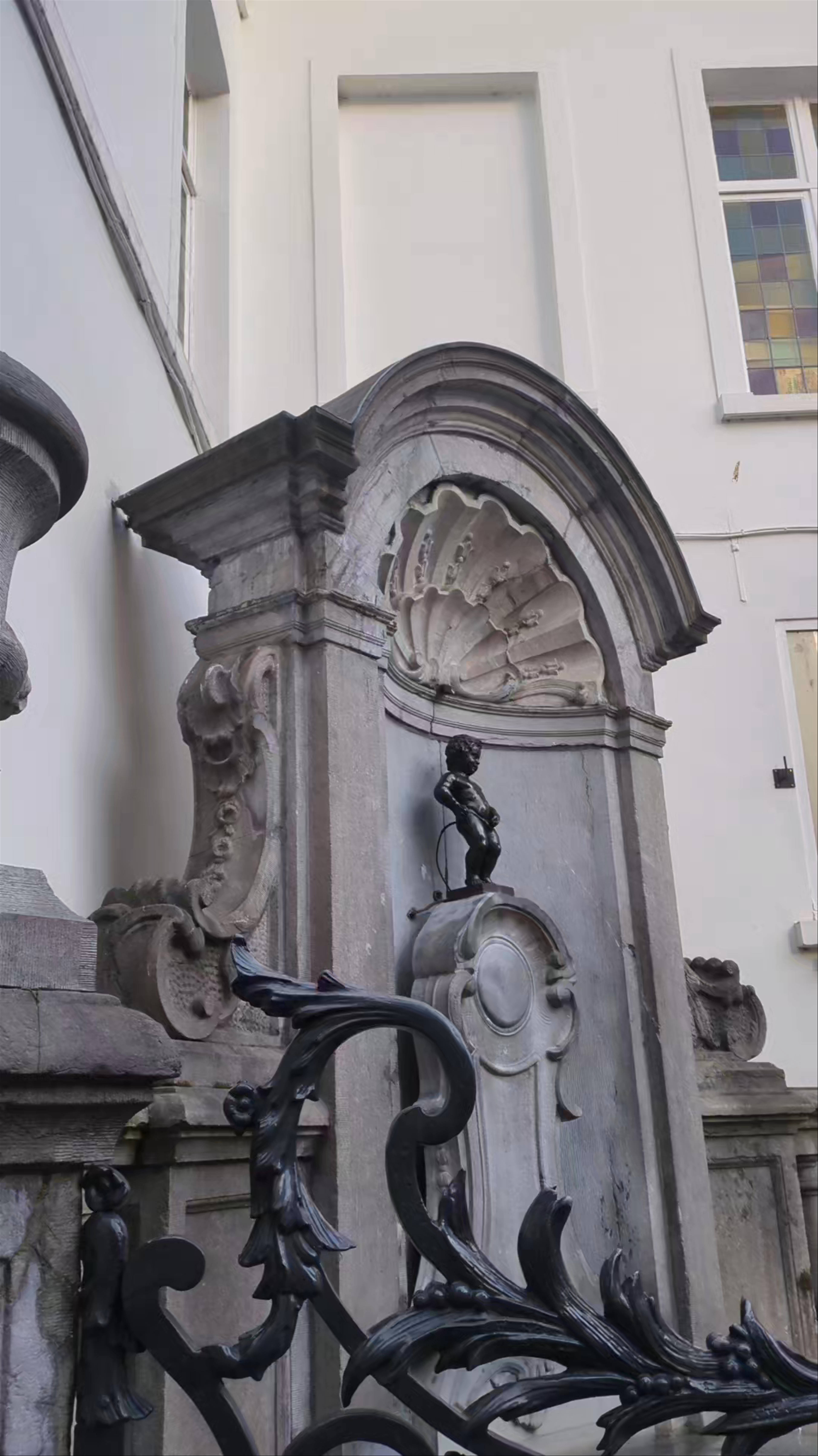 Manneken Pis: Iconic Charm in Brussels’ Heart