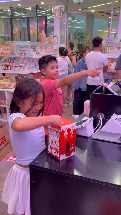 Maneki Neko - I hope this is what I want!? - Toy Stores Near Me - Arcadia, California