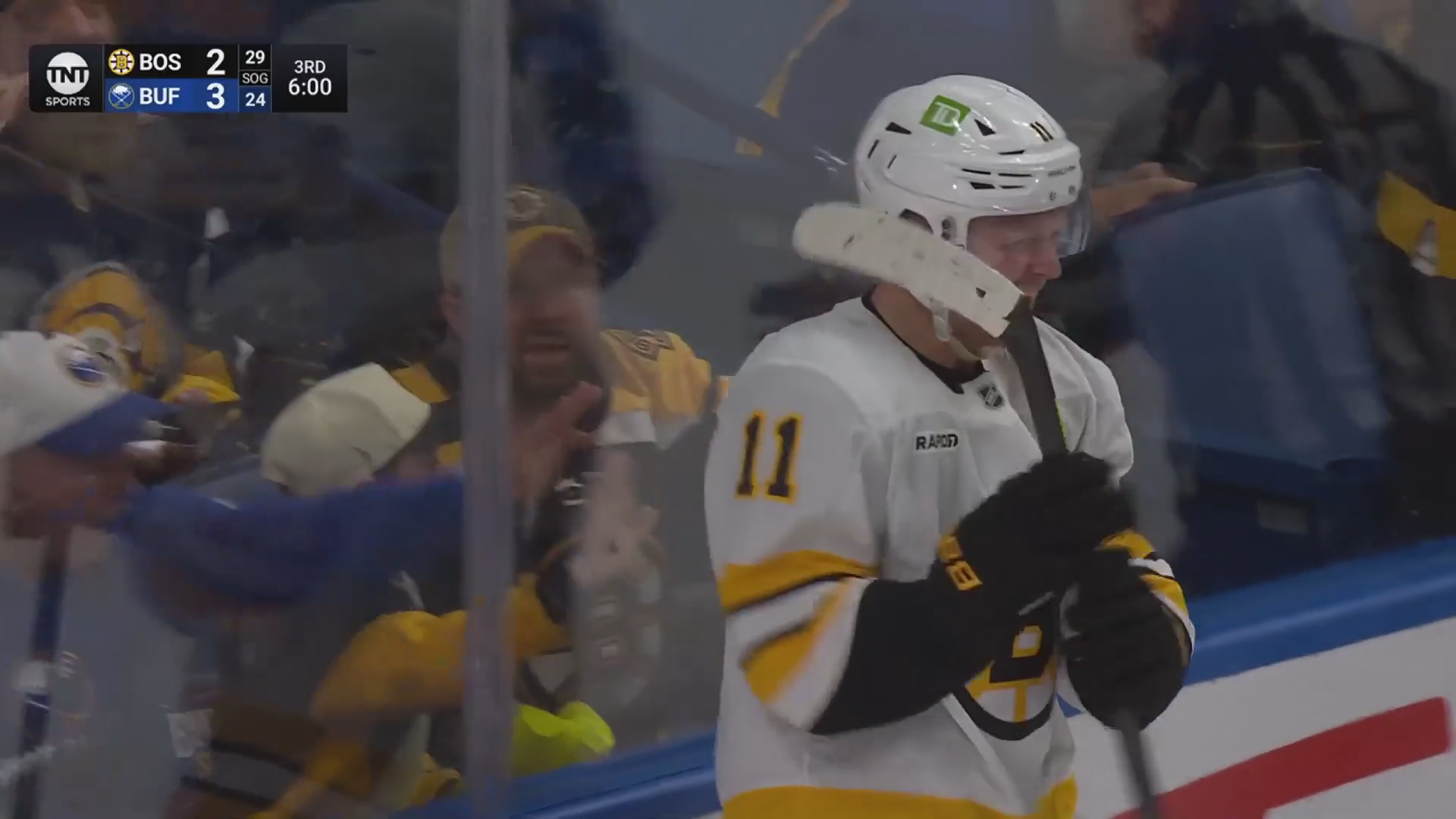 Mittelstadt ties it at 3 in his 500th NHL game — against his former team · Mar 25, 2026