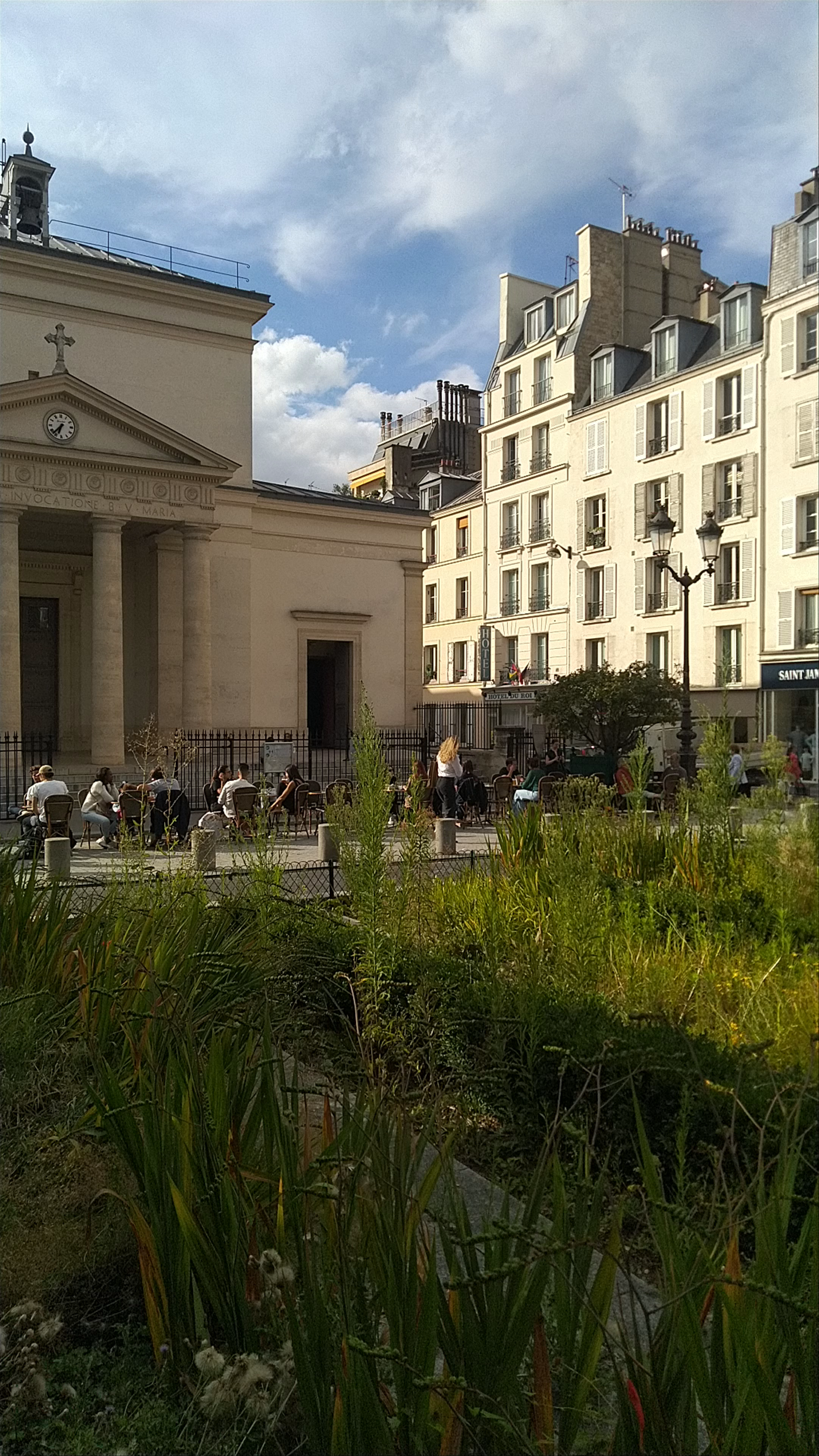Charming Afternoon at Place du Docteur-Félix-Lobligeois, Paris