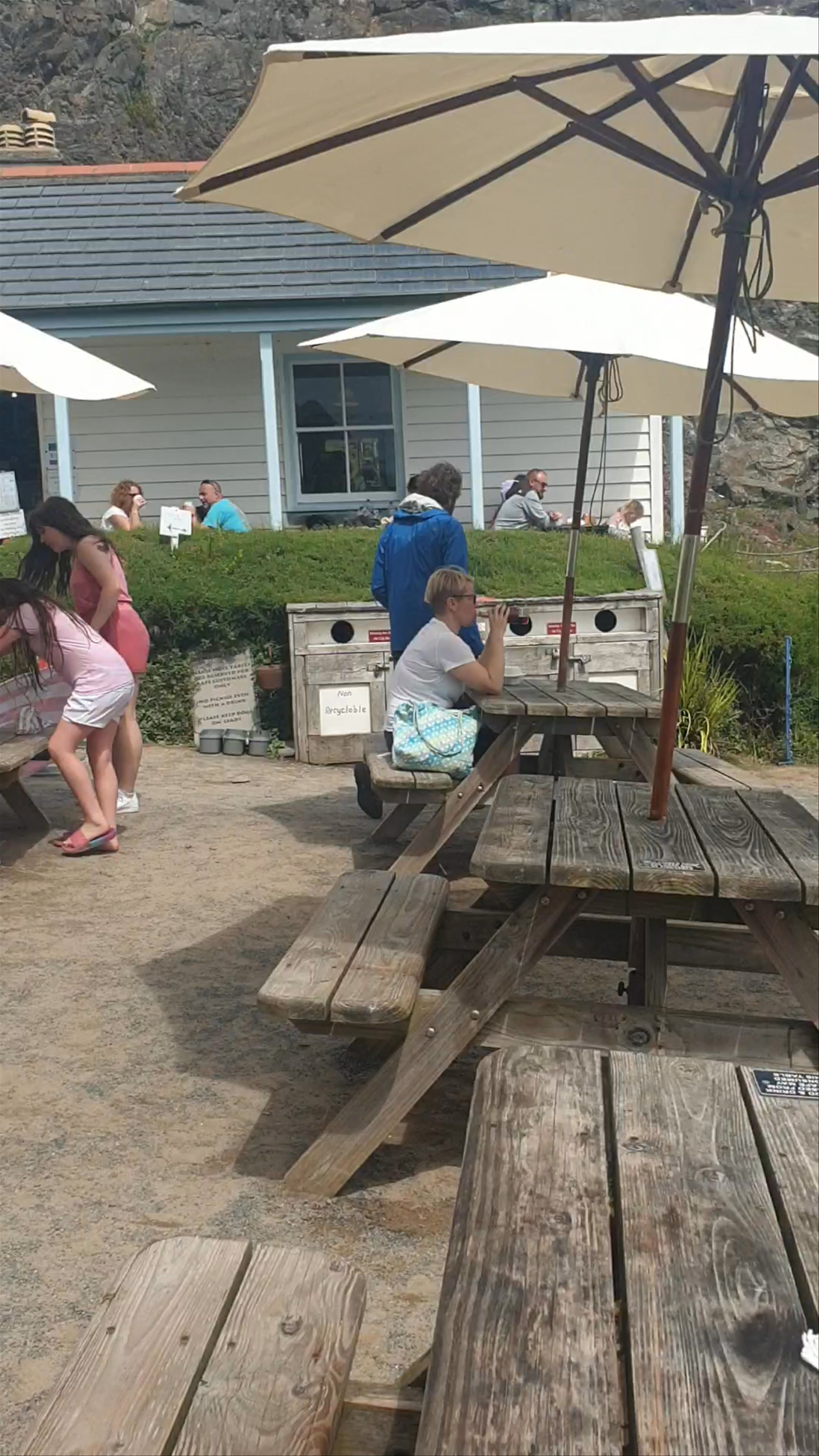 Kynance Cove Cafe: Rustic Seaside Relaxation in Helston, UK