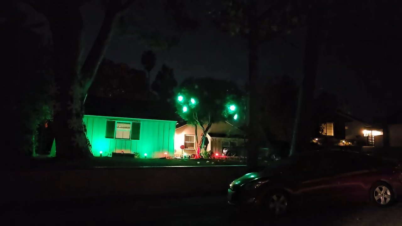 Harbeck Lights - 1.7.24: taking the decorations down - Holiday Decorations Near Me - Pasadena, California