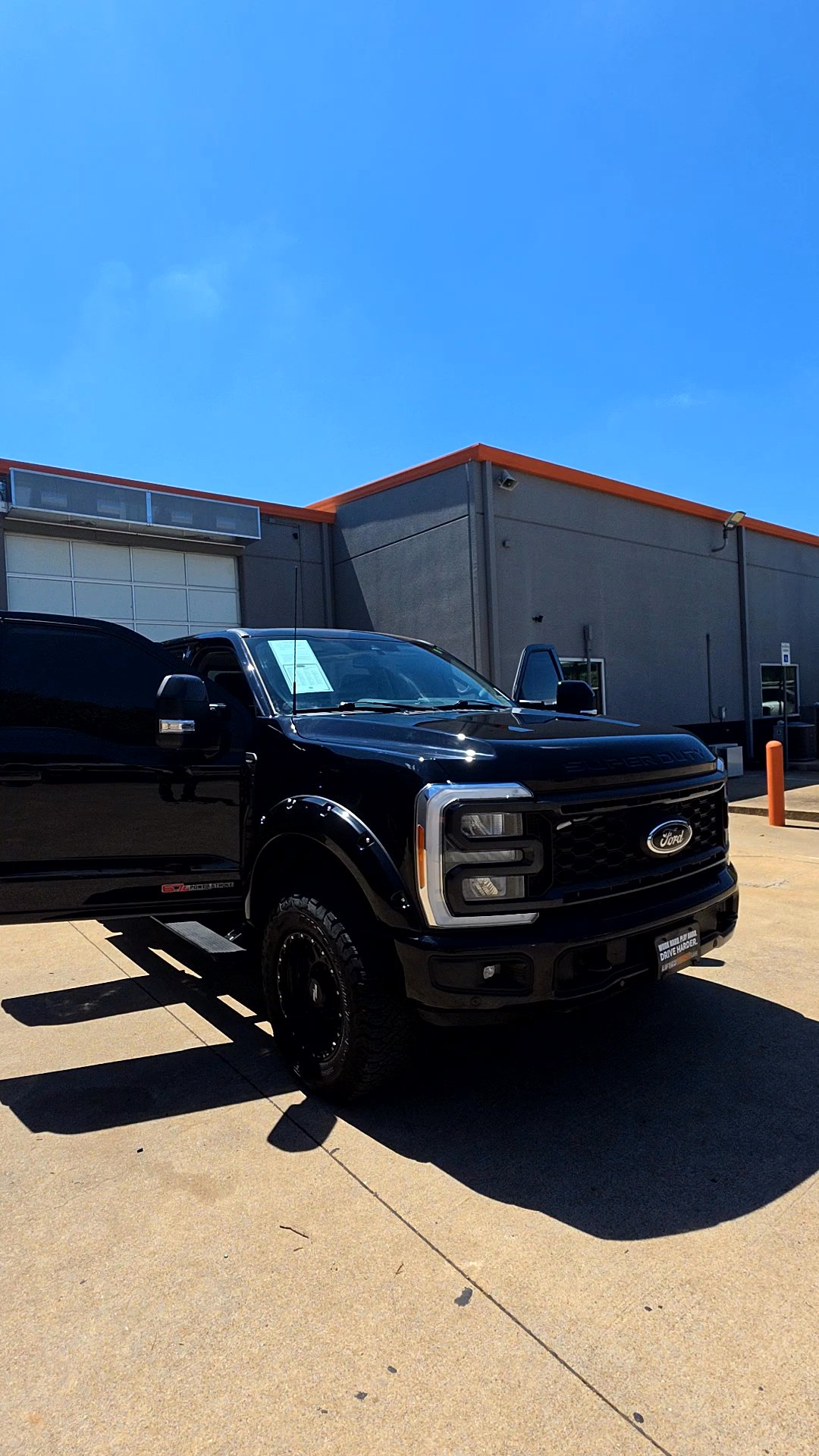 Lifted Trucks - #TX10771A - 2023 Ford F-250 Super Duty Lariat Crew Cab