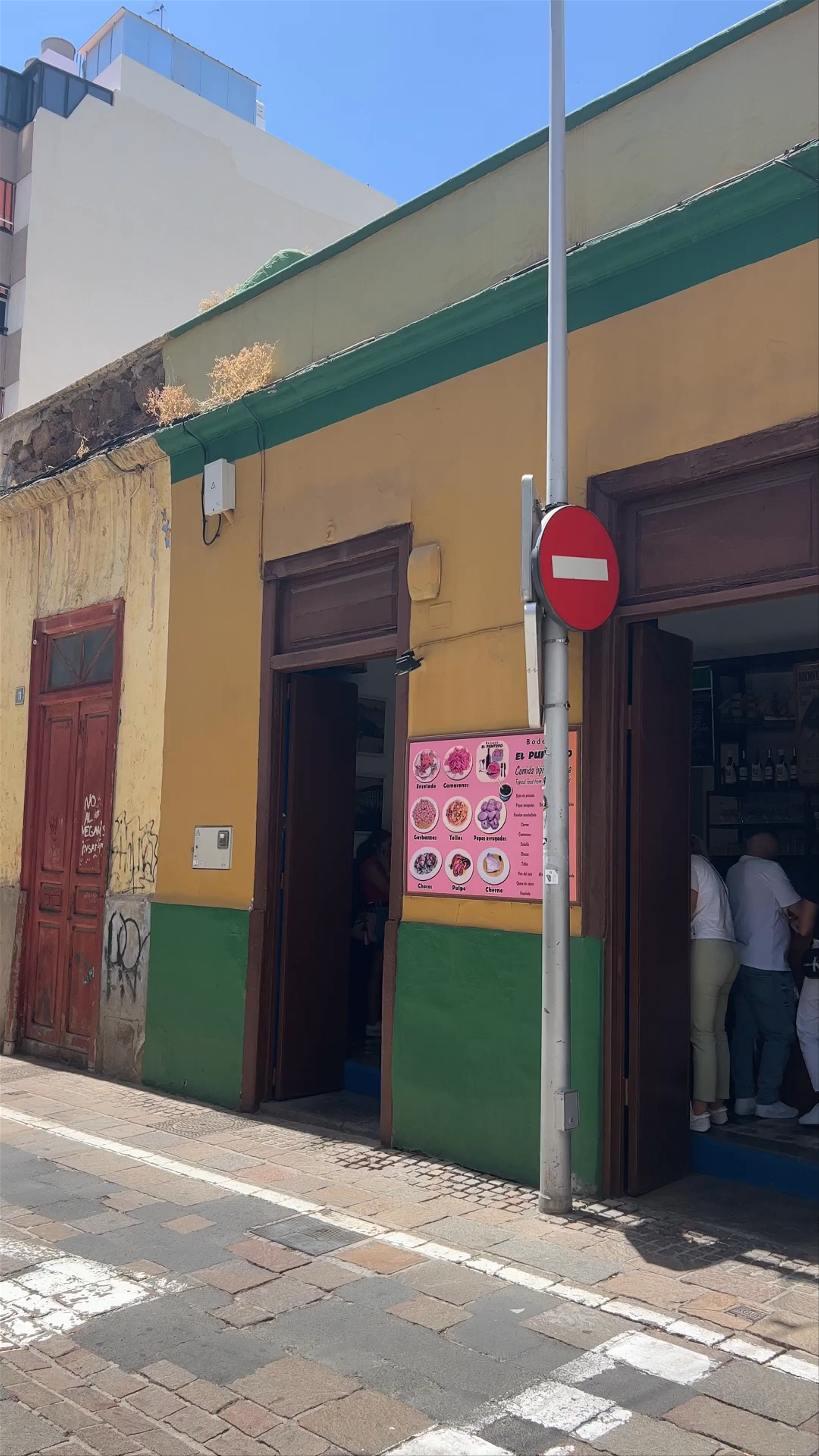 Bodegón El Puntero: Authentic Canarian Culinary Experience in Santa Cruz de Tenerife