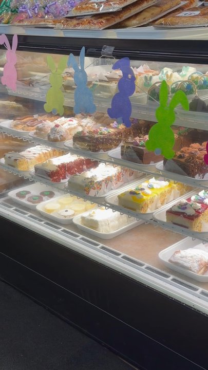 Mazzetti's Bakery - Early morning donuts and muffin run - Bakeries Near Me - Pacifica, California