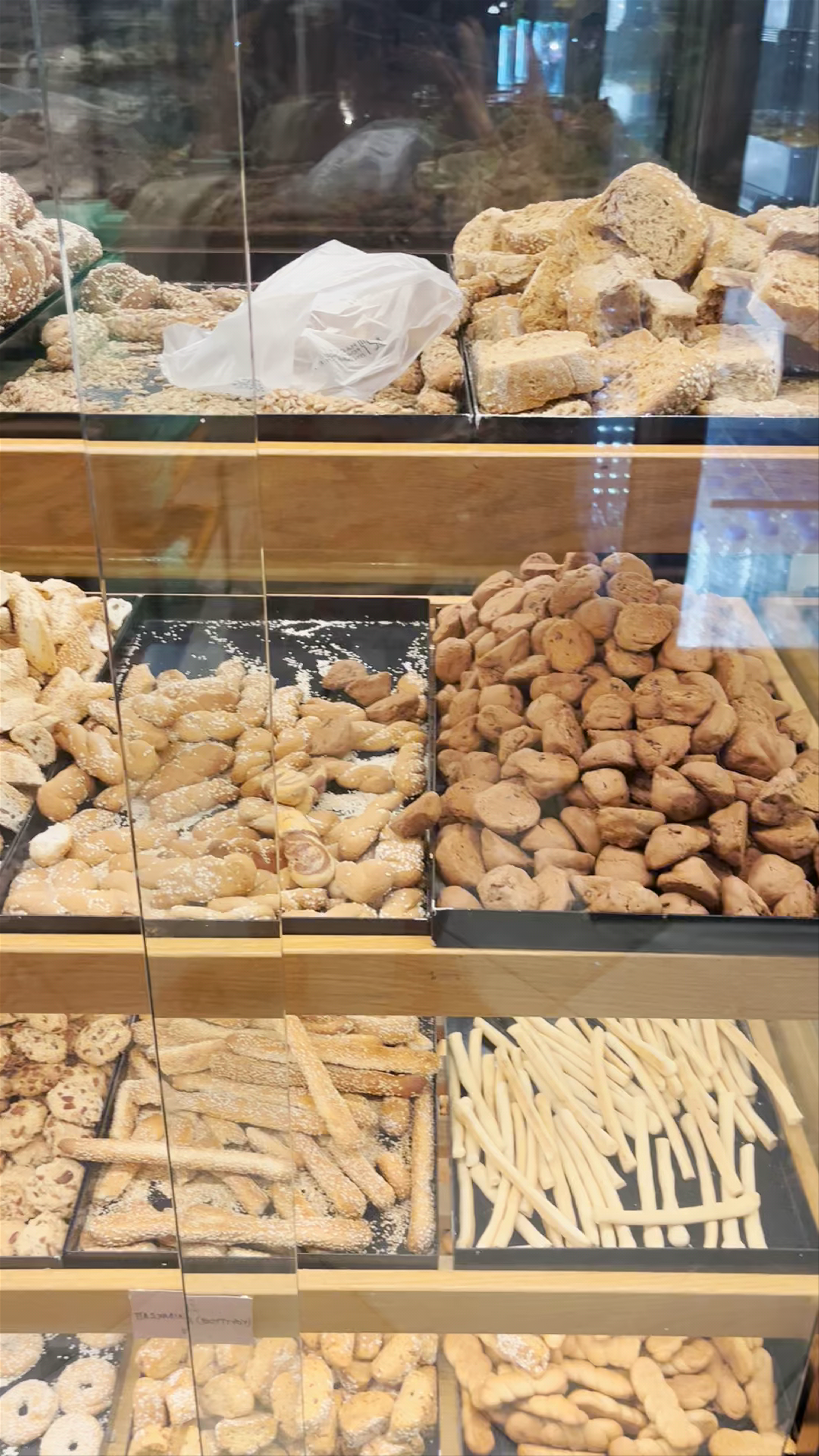 Ragoussis Bakery
