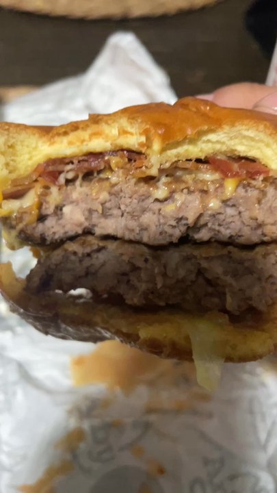 Arby's - This is fucking ridiculous a hair deep inside my burger nasty people wear a hairnet next time - Fast Food Near Me - Council Bluffs, Iowa