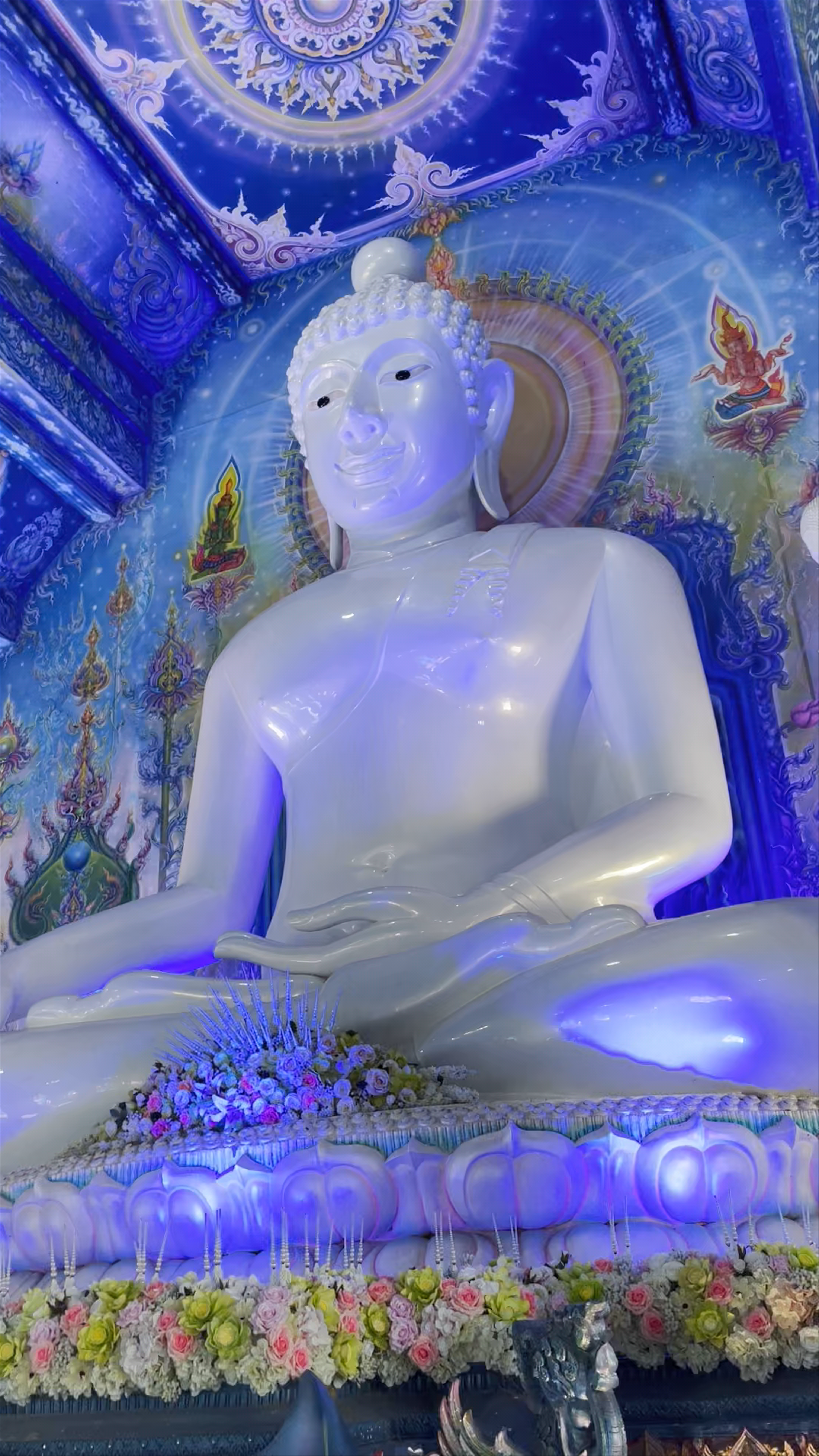 Wat Rong Suea Ten (Blue Temple)