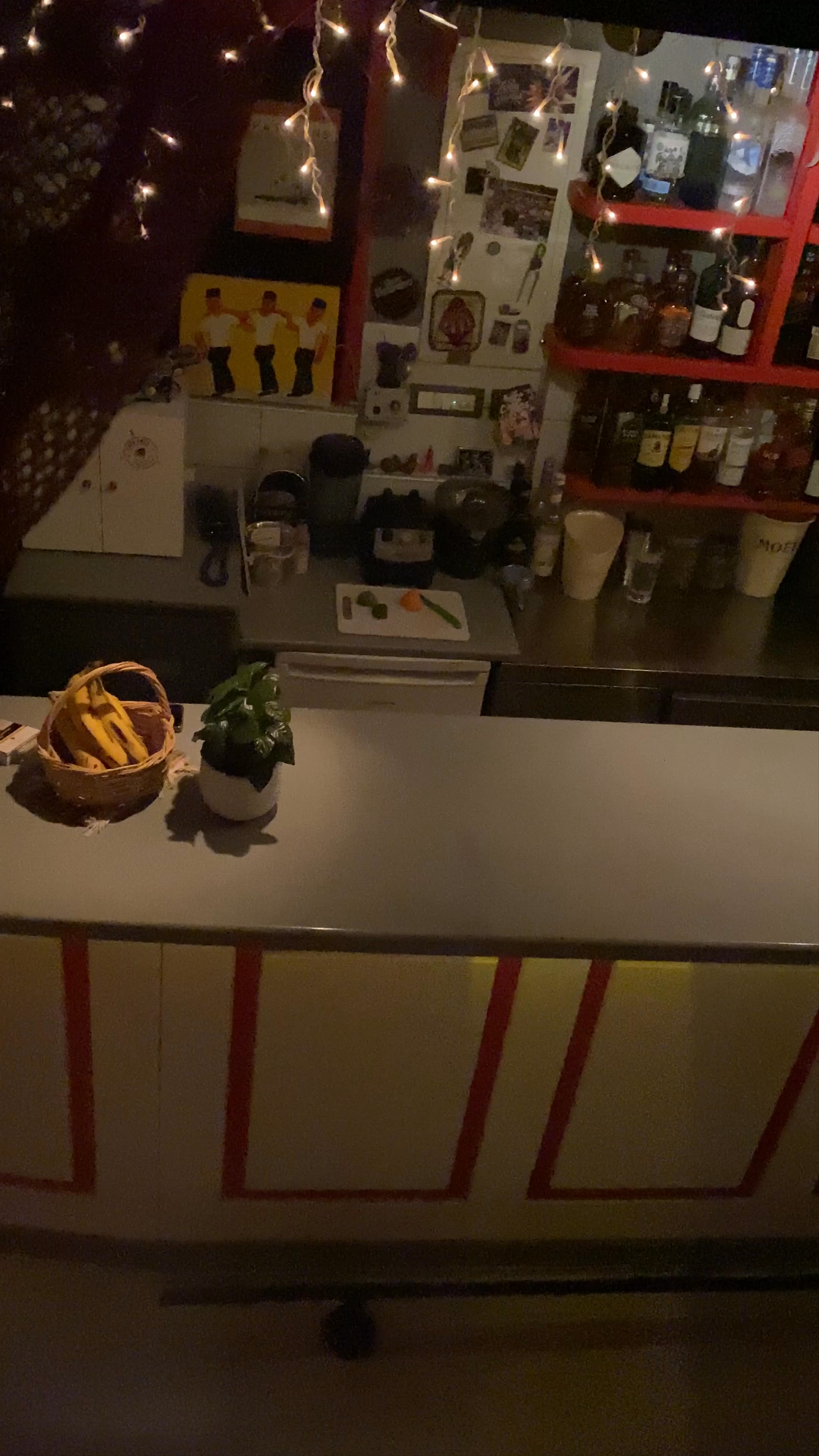 Cafe Vero: Cozy Nighttime Bar Experience in Mykonos, Greece