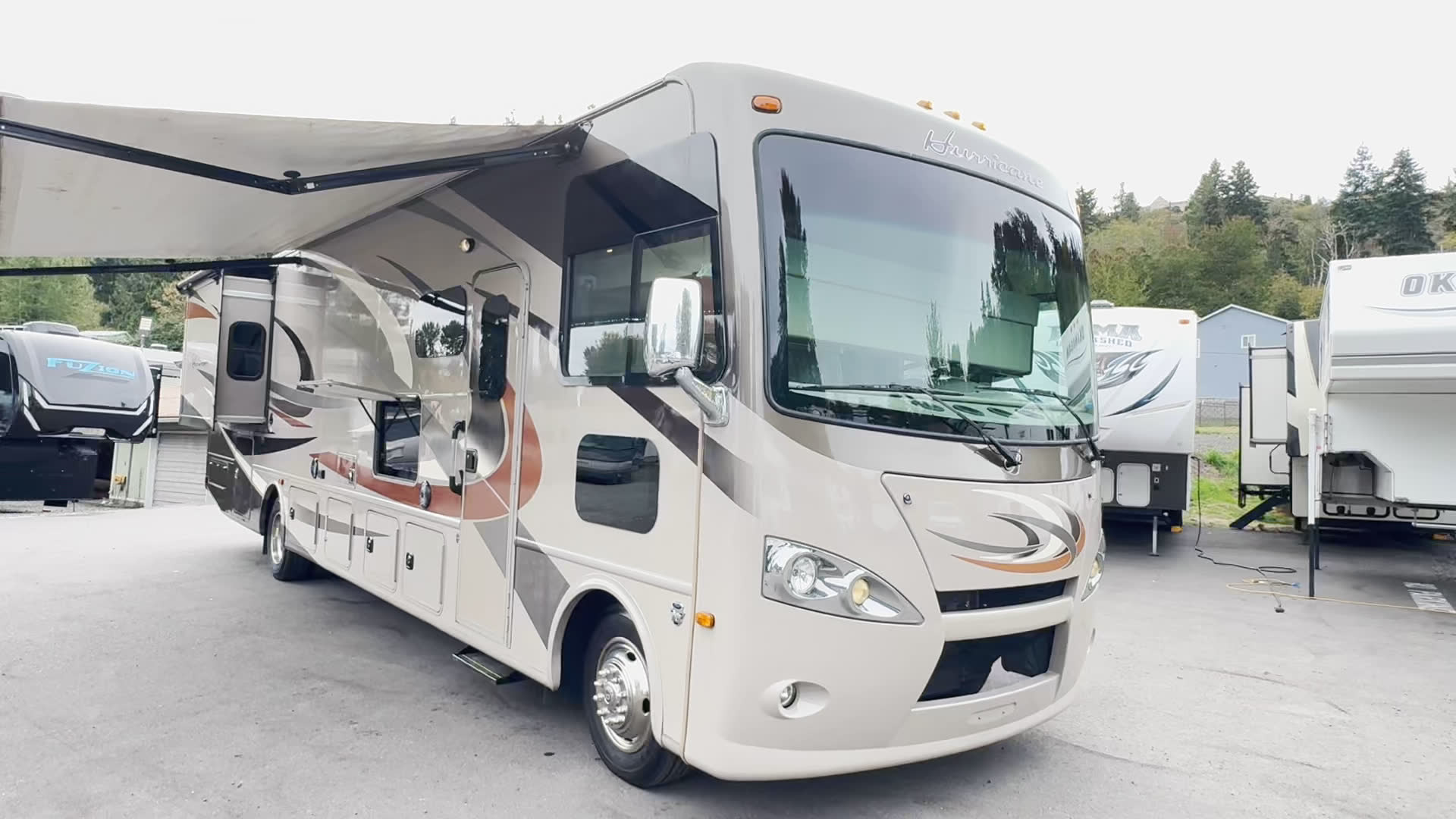 Truck City RV - #20571 - 2016 Thor Hurricane